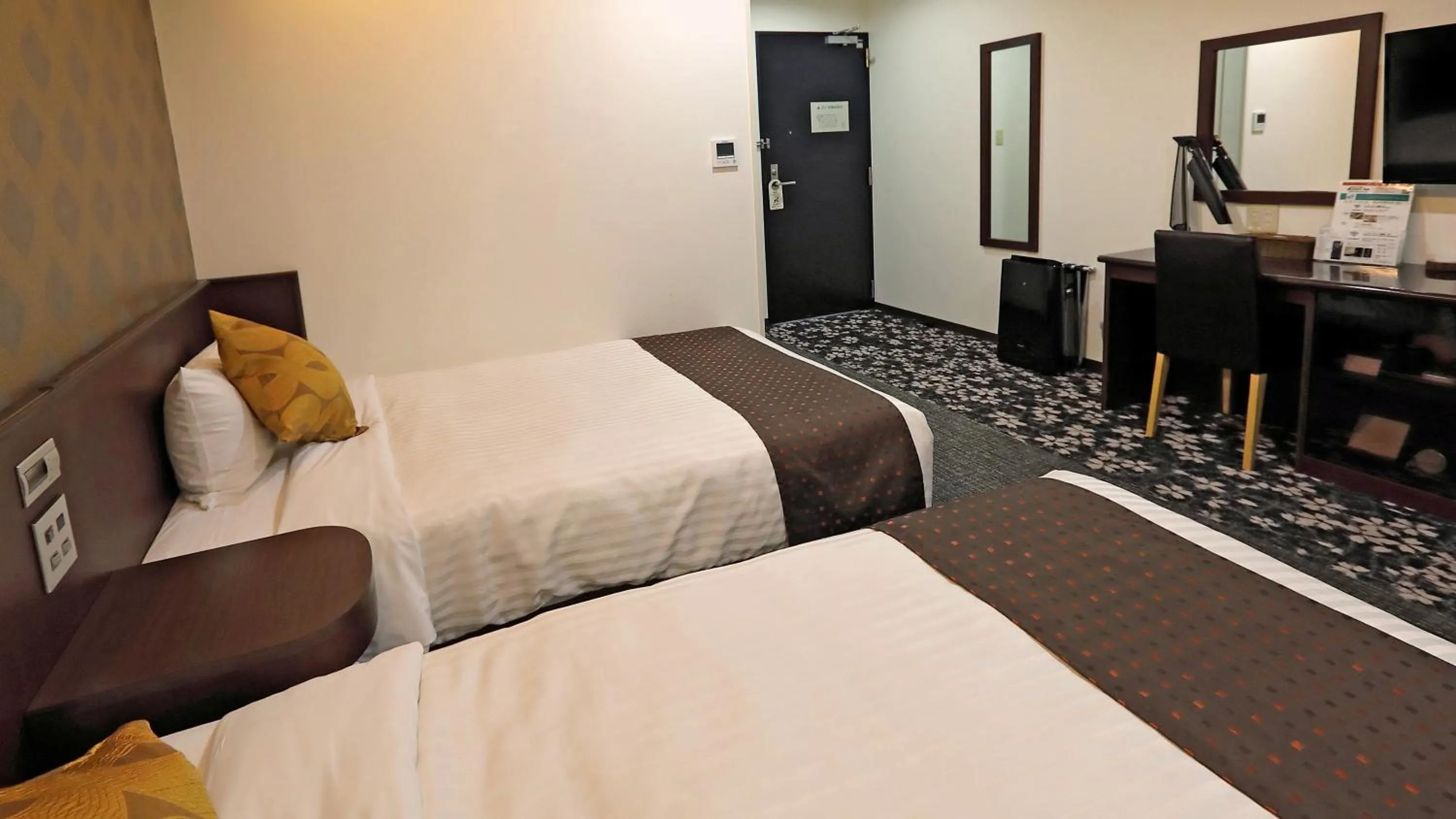 Bed in Hotel Annex Inn