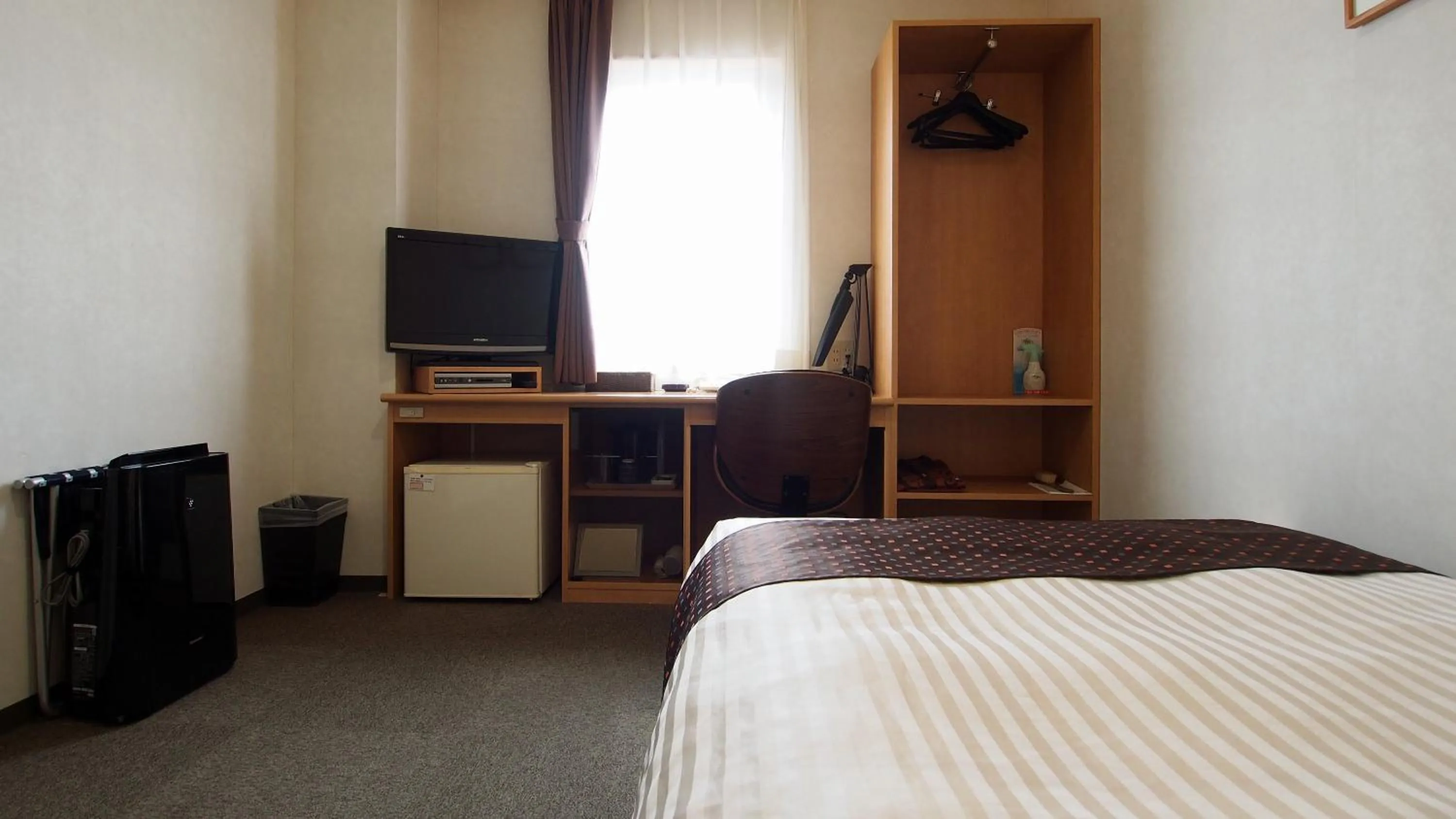 Bed in Hotel Annex Inn