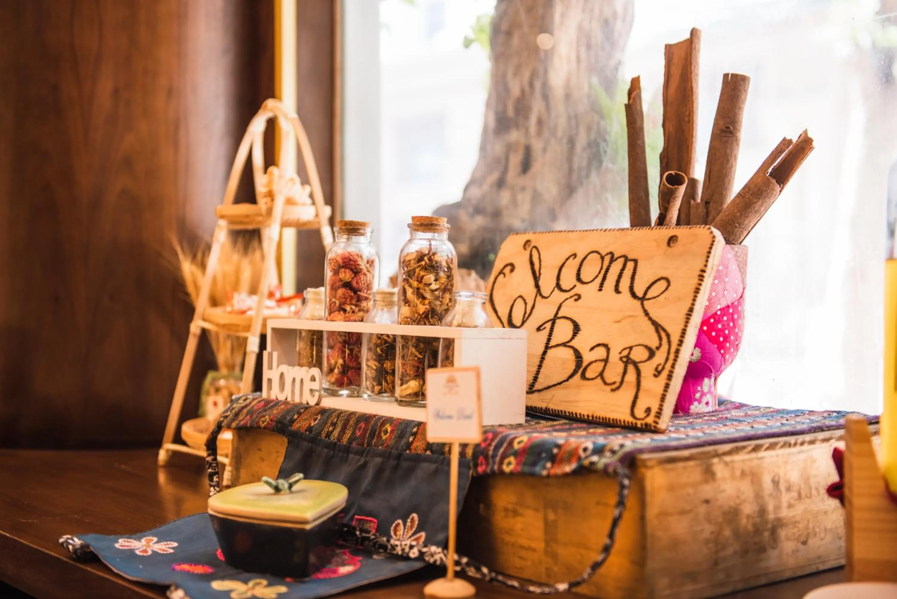 Lobby or reception in Thang Long Opera Hotel