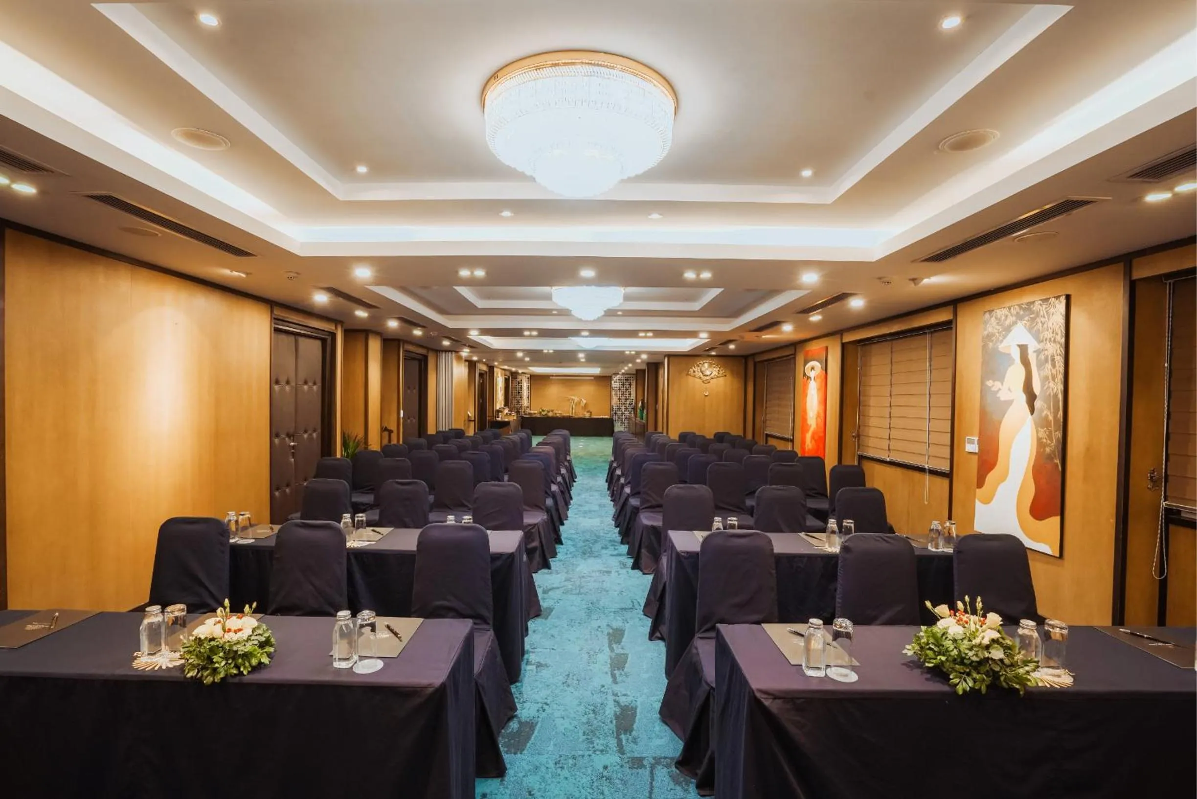 Meeting/conference room in Thang Long Opera Hotel