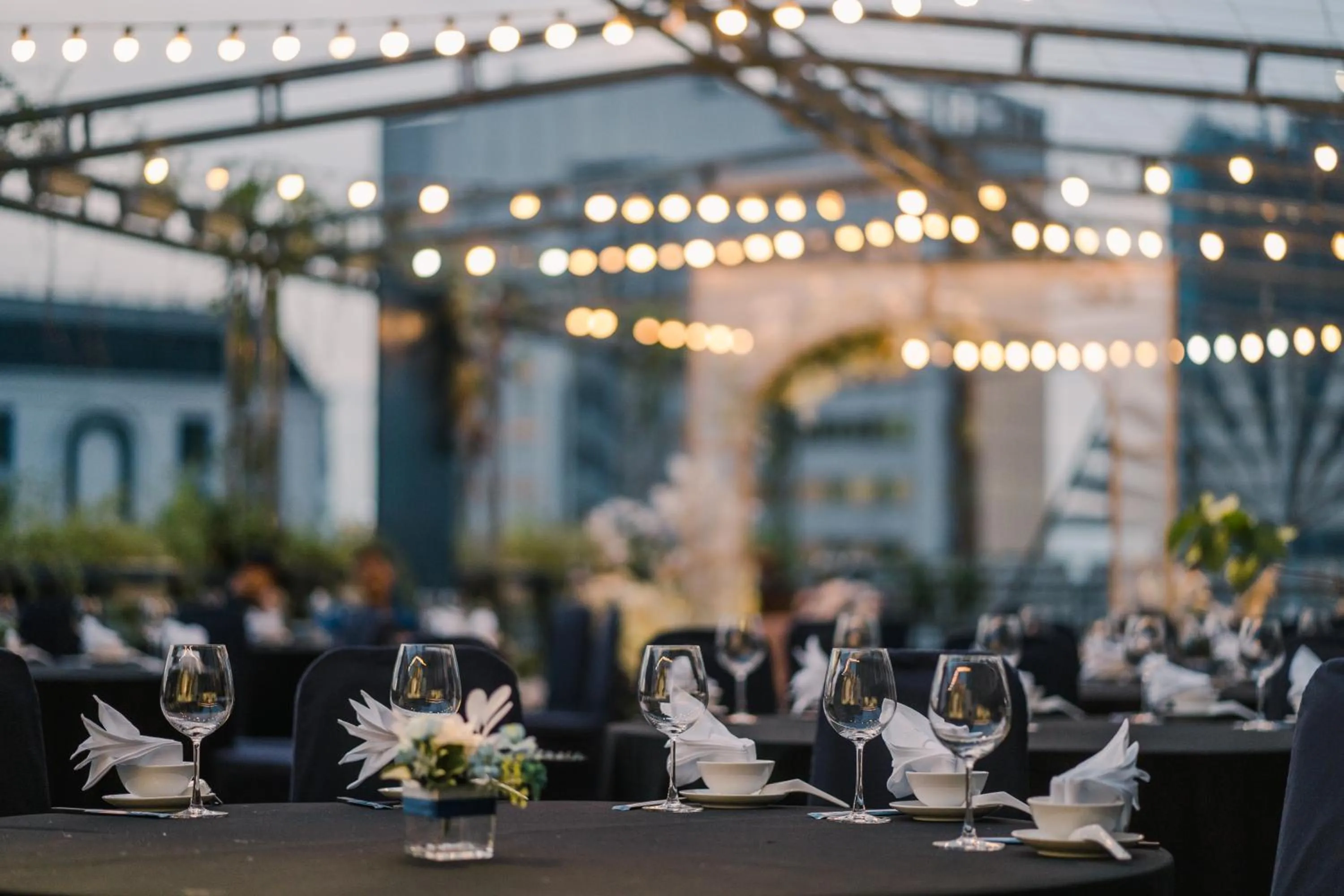 Restaurant/places to eat in Thang Long Opera Hotel