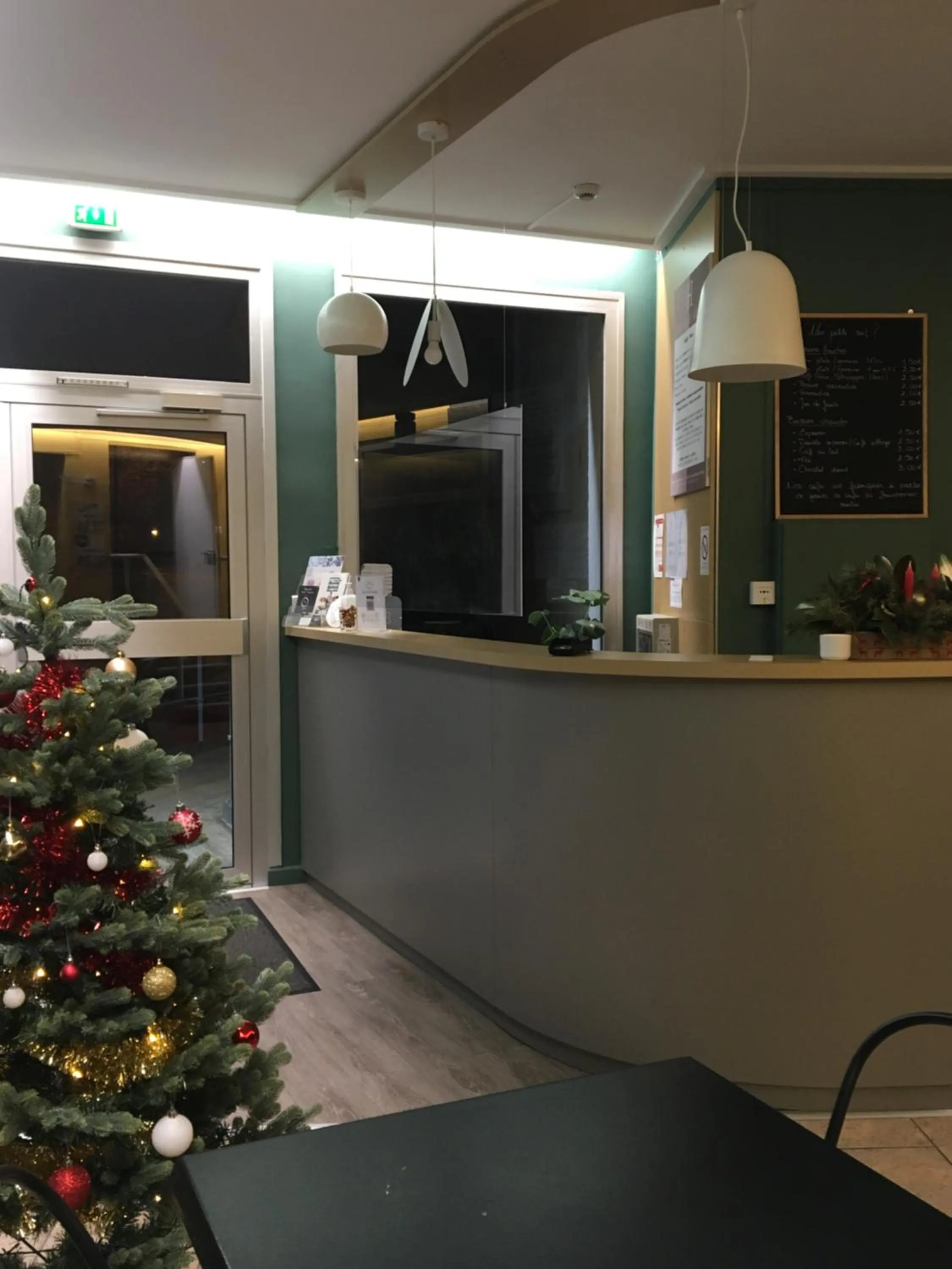 Lobby or reception in Hotel Val De Saone Lyon Caluire Rillieux