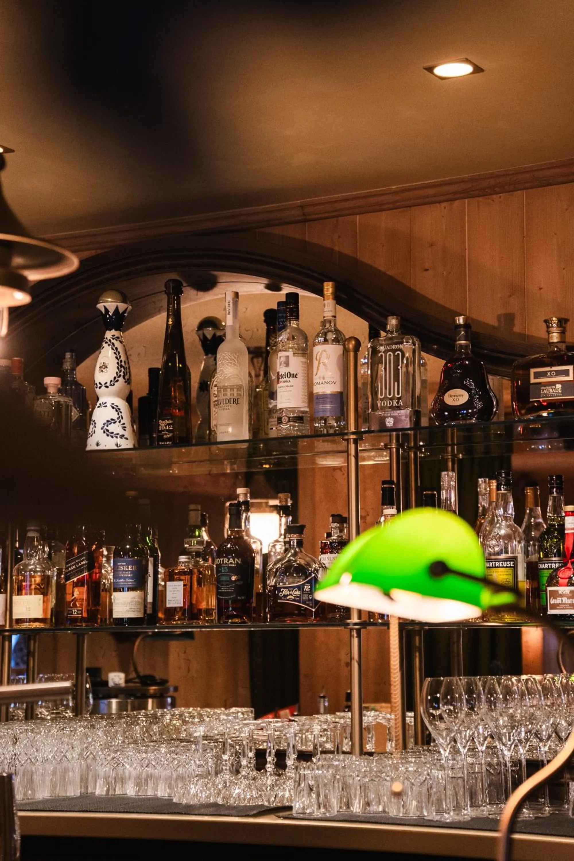 Lounge or bar in Hôtel Saint-Georges Relais & Châteaux