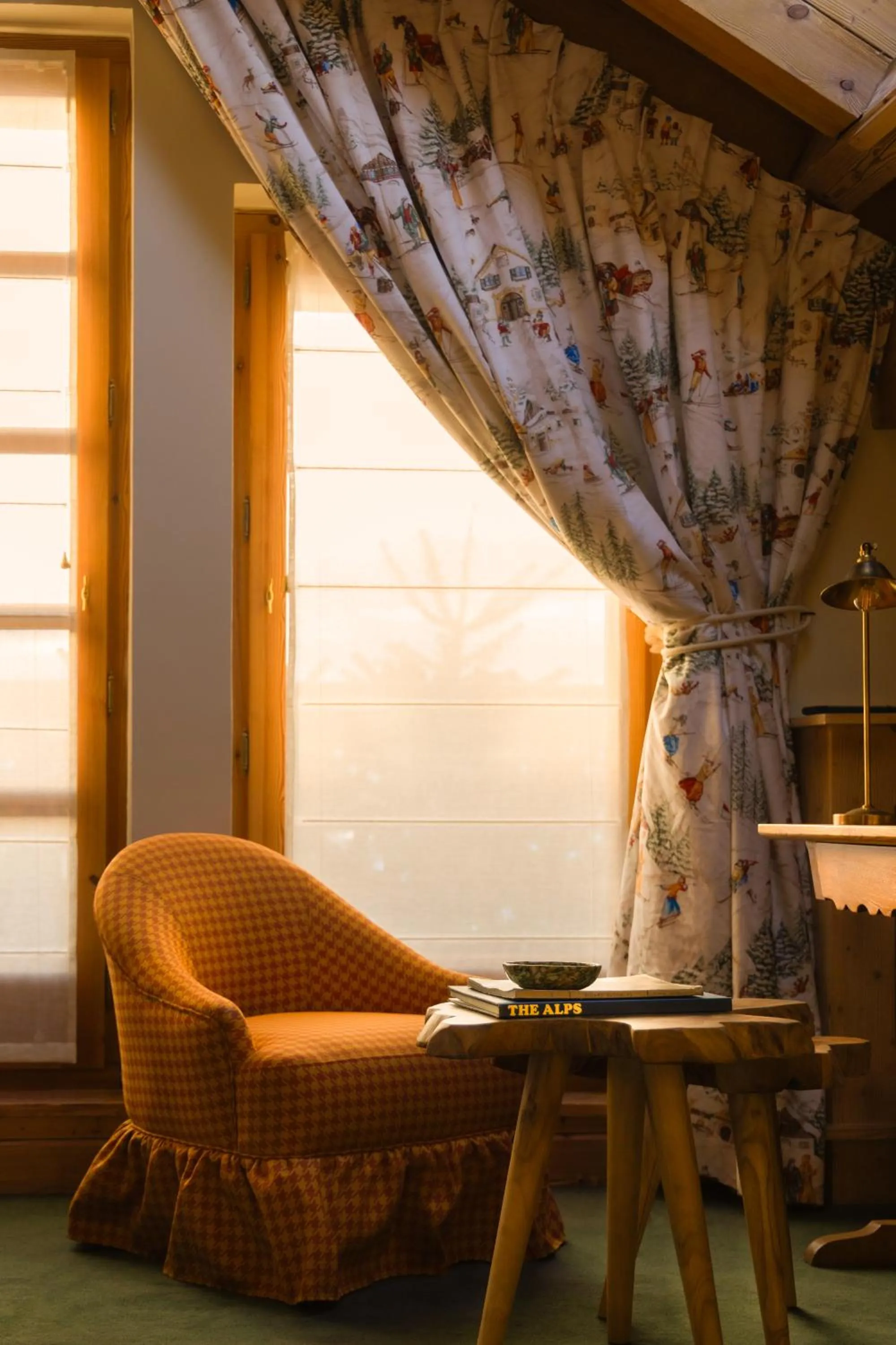 Seating area in Hôtel Saint-Georges Relais & Châteaux