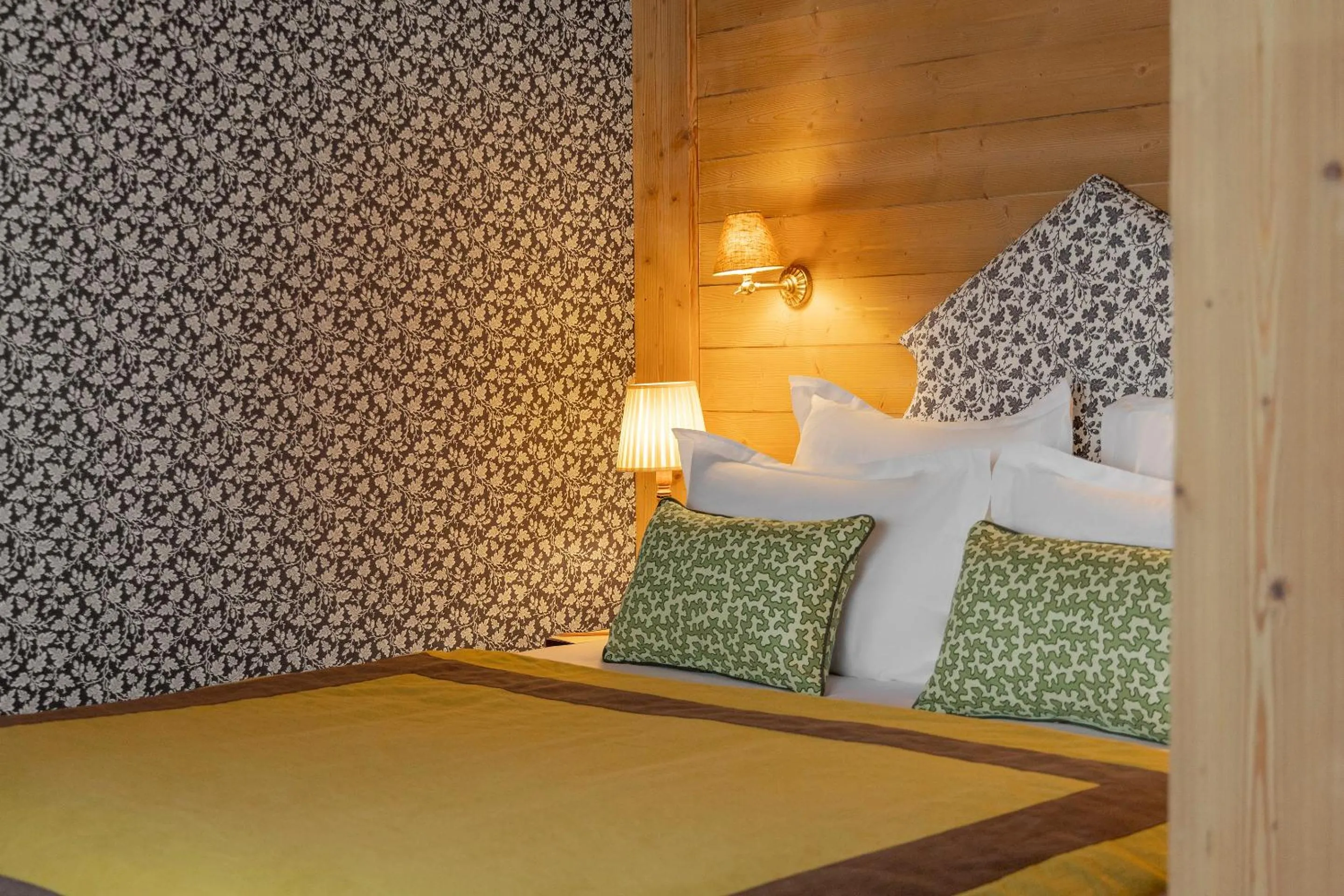 Bed in Hôtel Saint-Georges