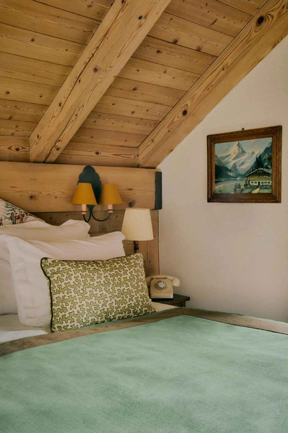 Bed in Hôtel Saint-Georges