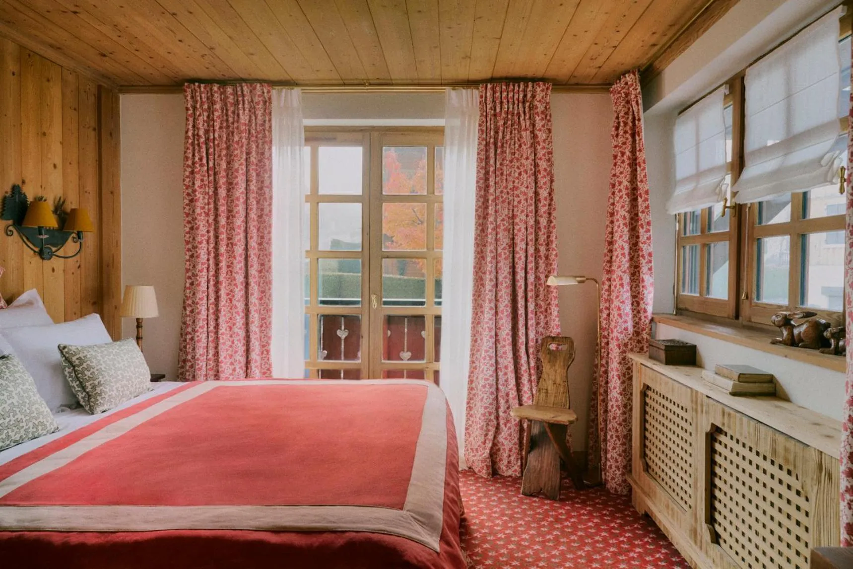 Bedroom, Bed in Hôtel Saint-Georges
