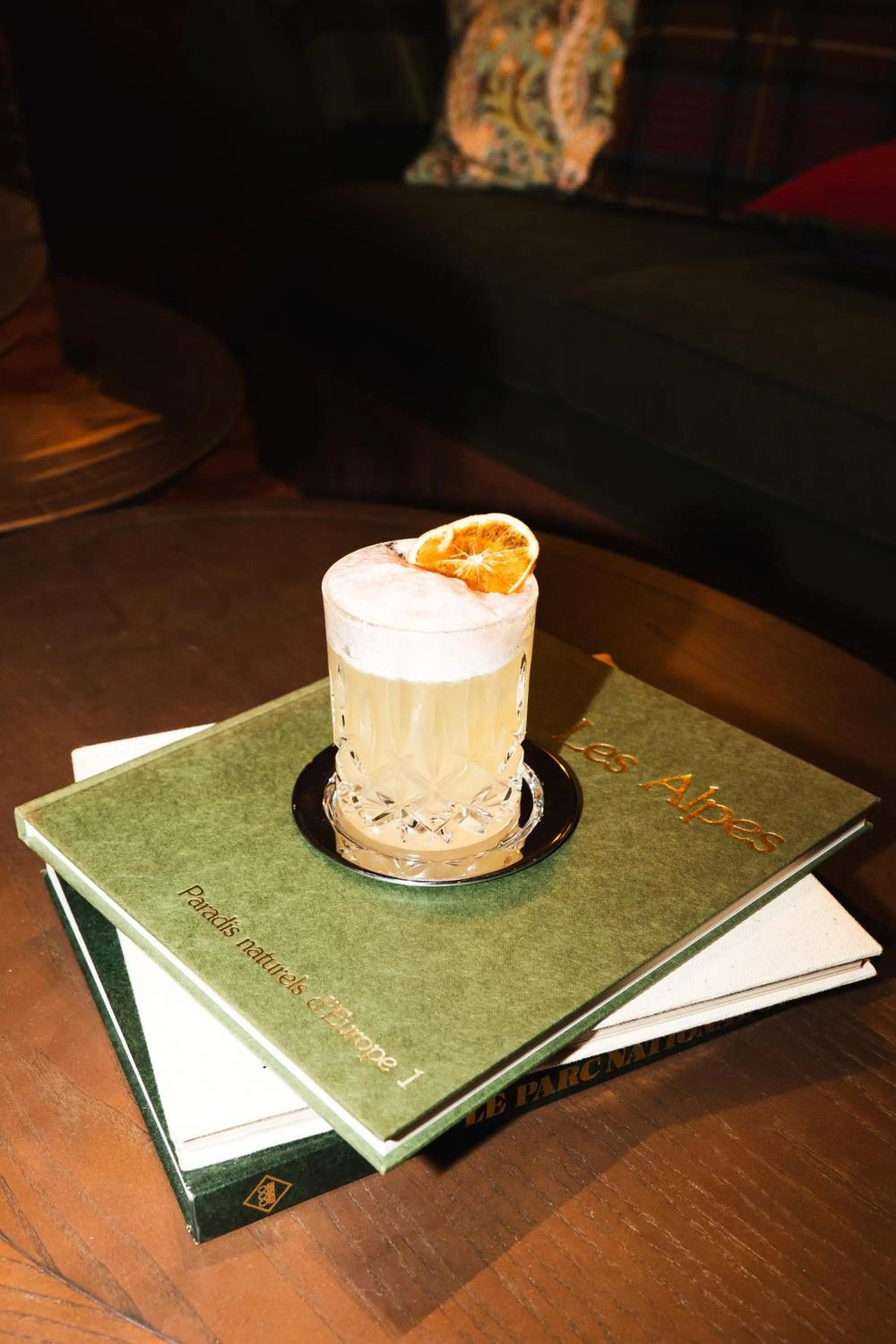 Lounge or bar in Hôtel Saint-Georges Relais & Châteaux