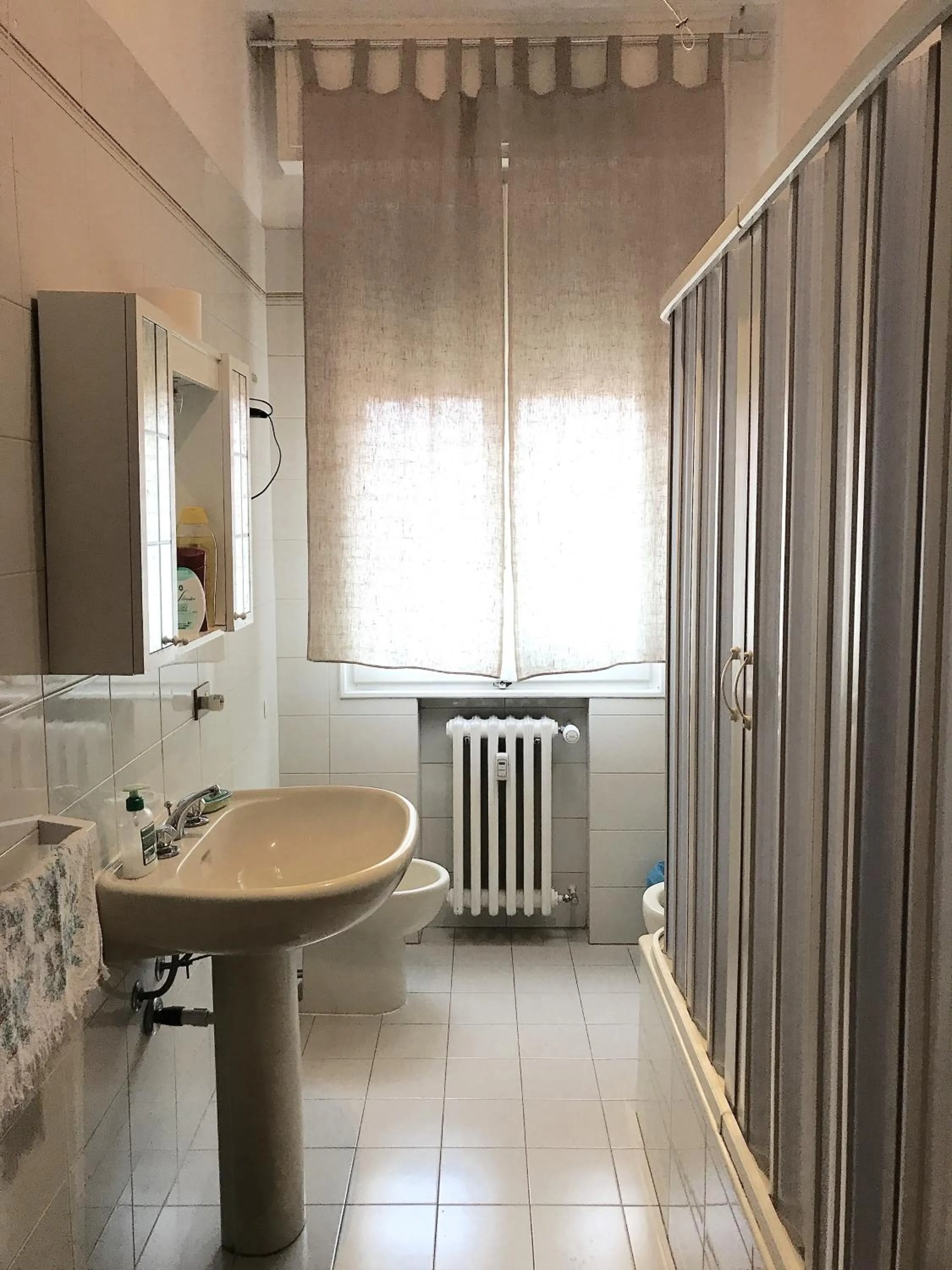 Bathroom in Affittacamere Pratello 97