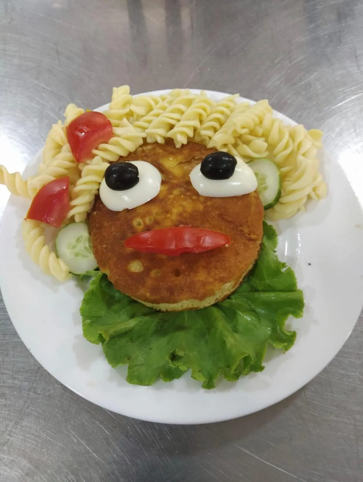 Food and drinks in GNS Hotel