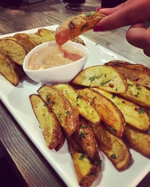 Restaurant/places to eat in GNS Hotel