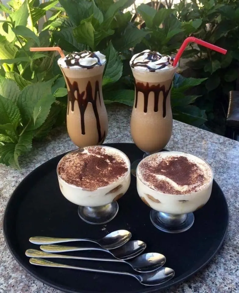 Restaurant/places to eat in GNS Hotel