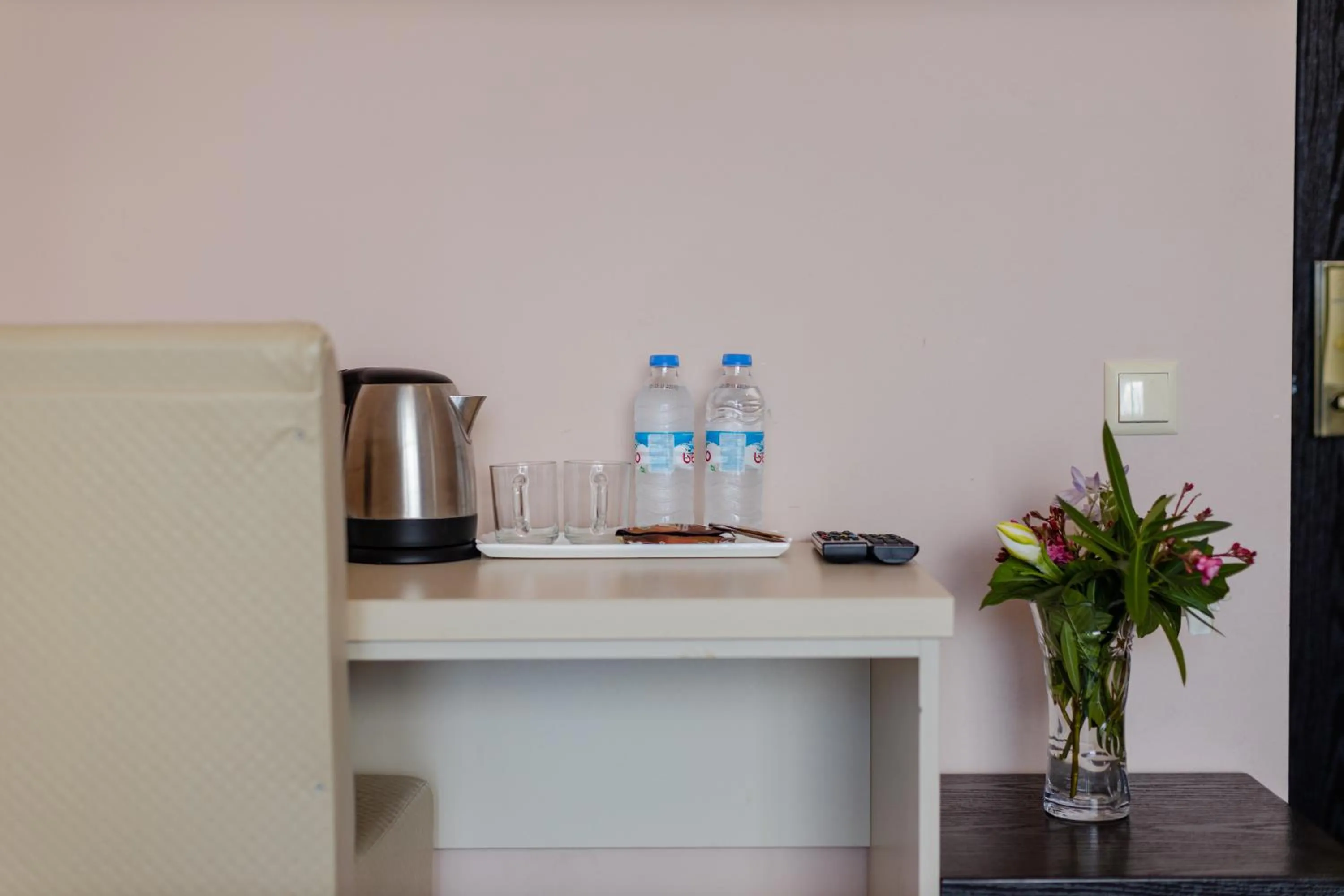 Coffee/tea facilities in GNS Hotel