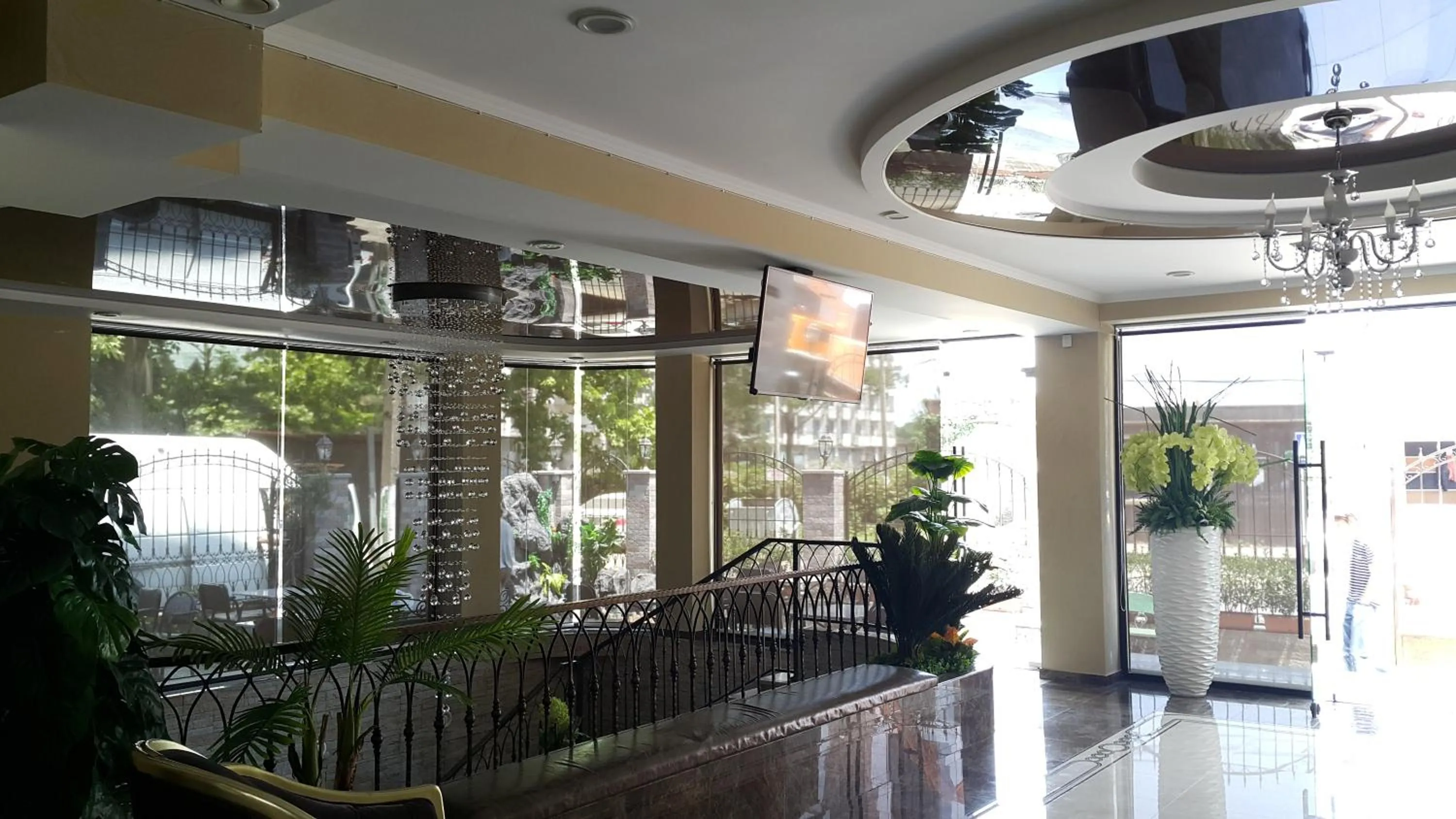 Communal lounge/ TV room in GNS Hotel