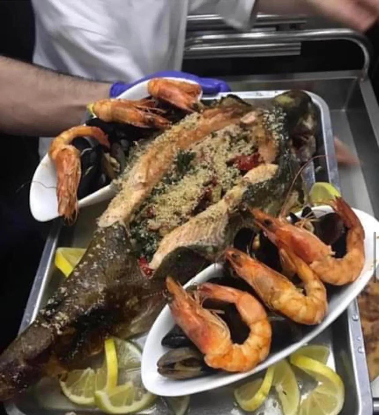 Restaurant/places to eat in GNS Hotel