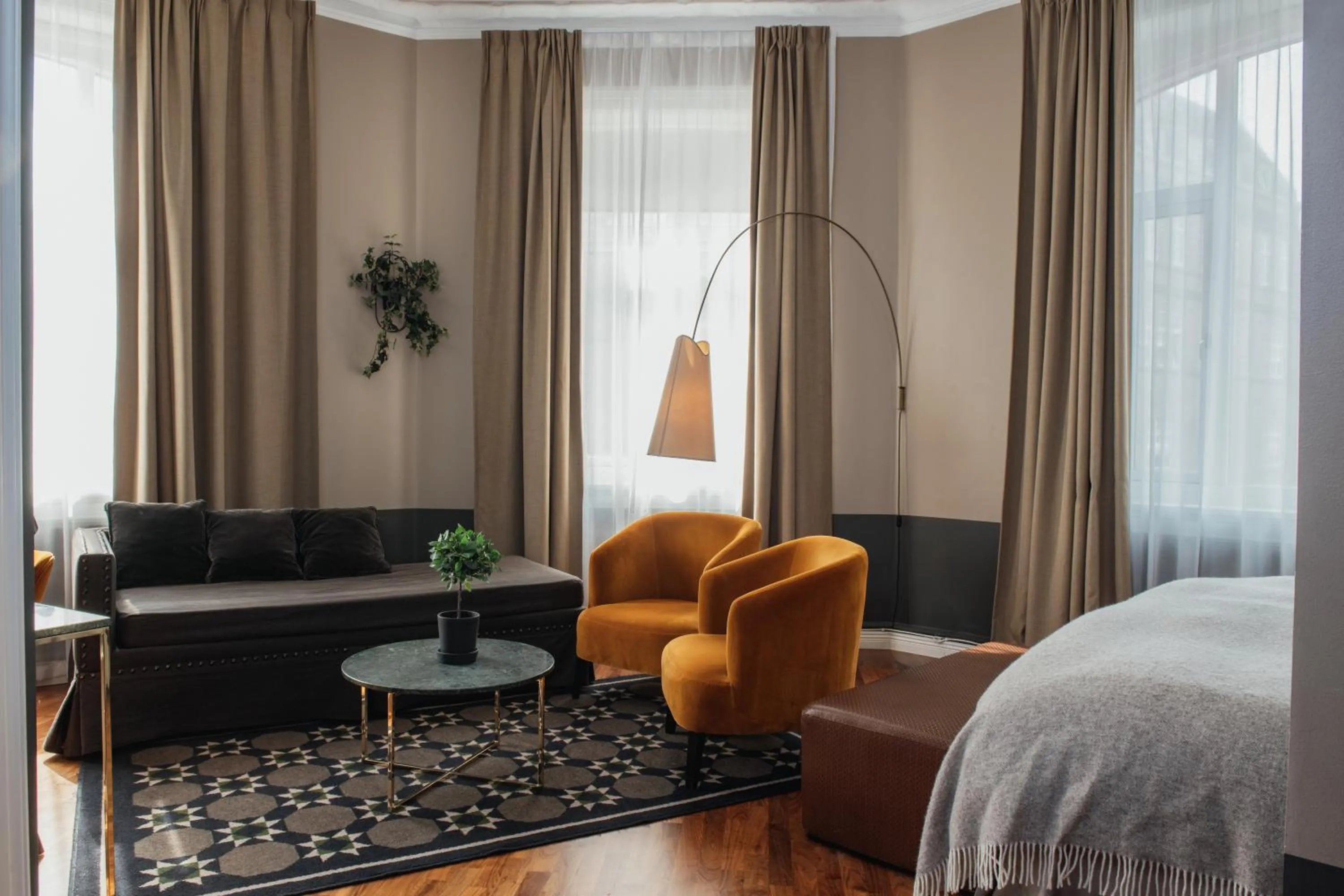 Seating area, Bed in Home Hotel Temperance