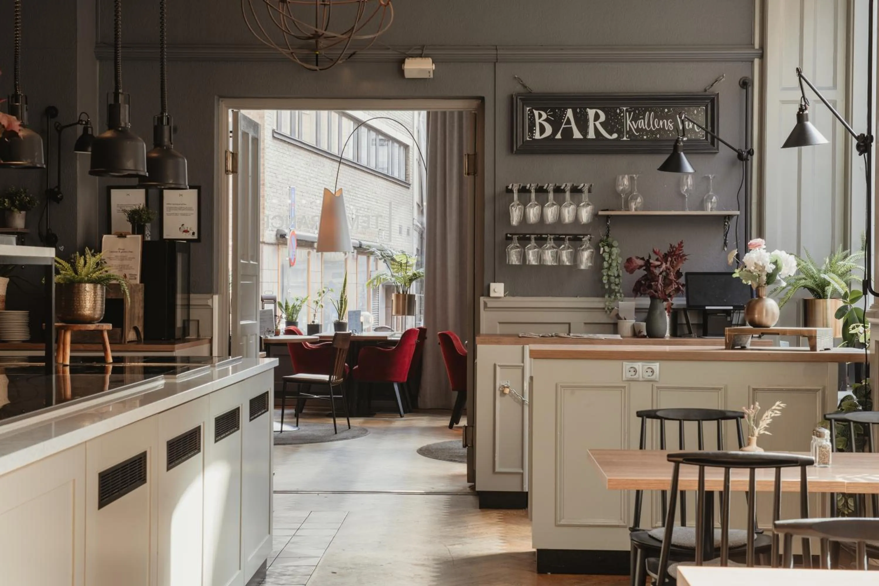 Restaurant/places to eat in Home Hotel Temperance