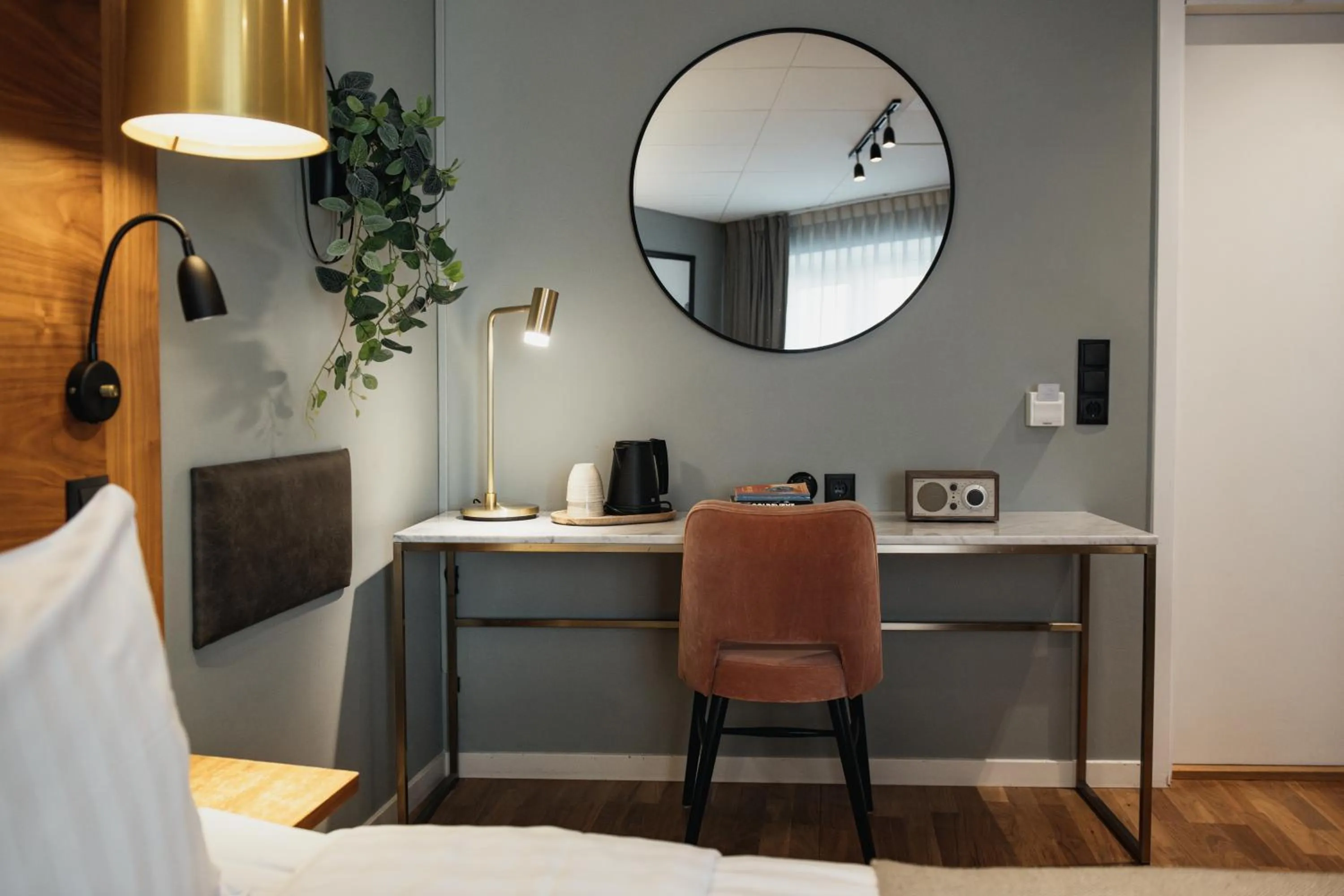 Seating area, Bed in Home Hotel Temperance