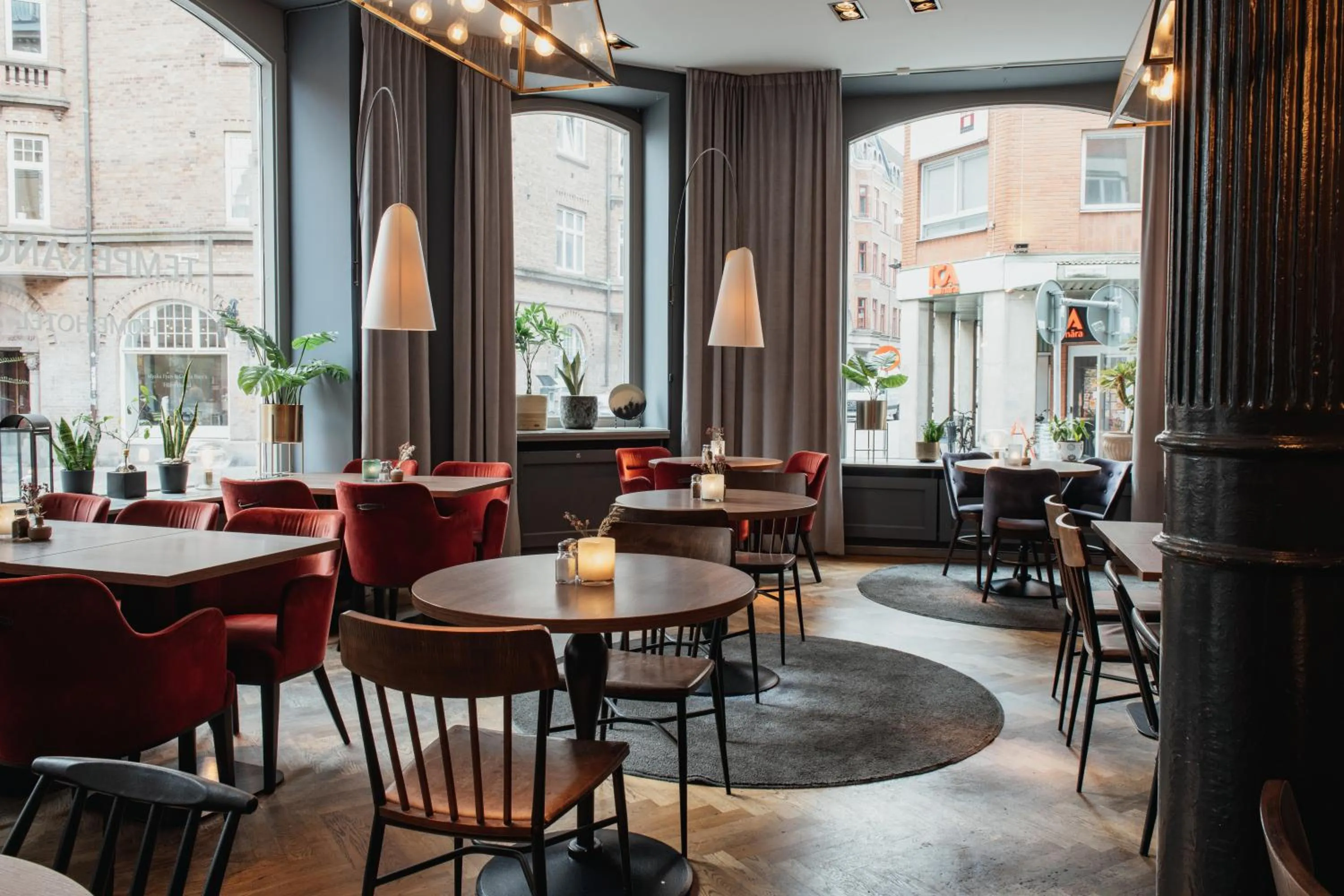 Restaurant/places to eat in Home Hotel Temperance