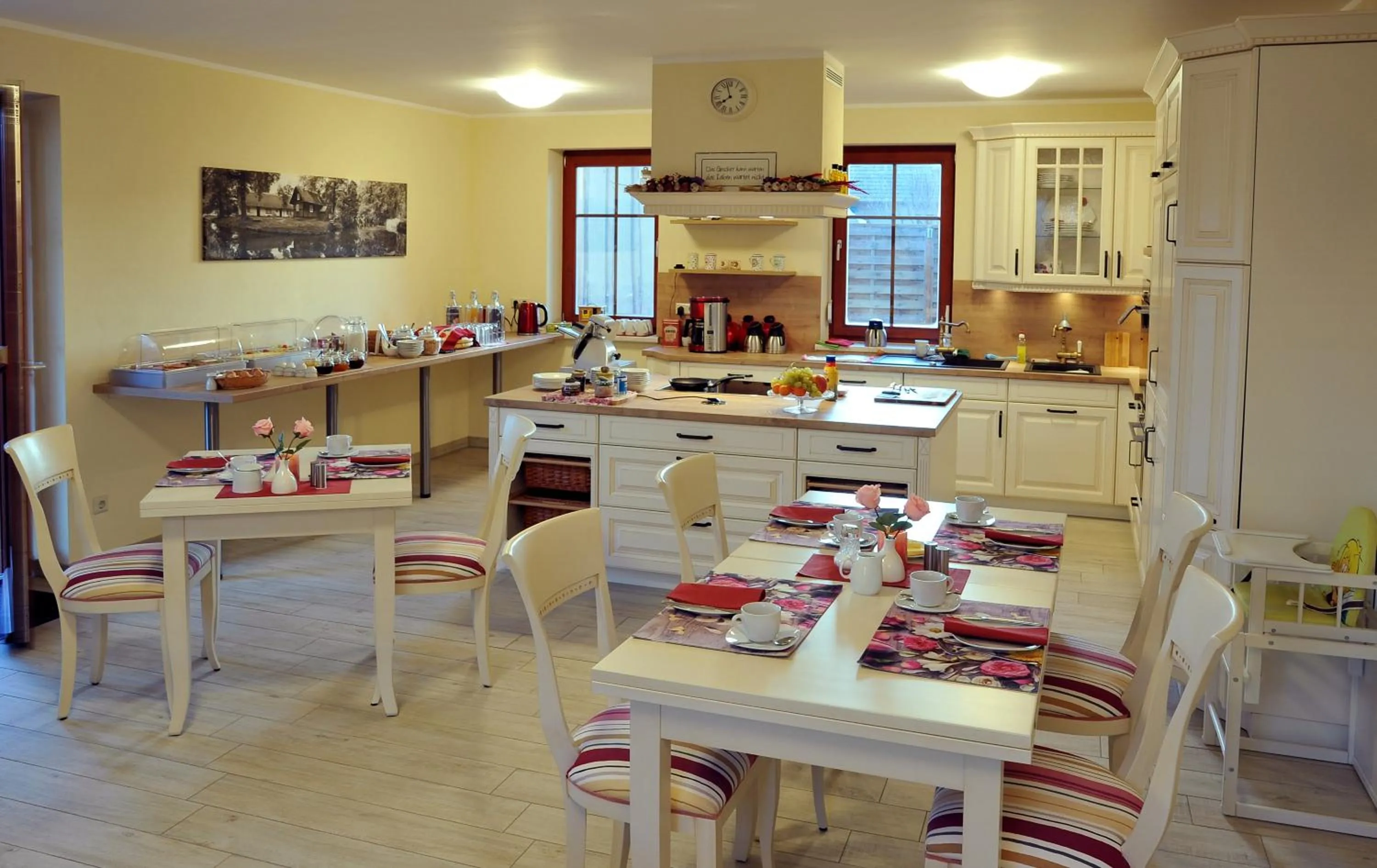 Continental breakfast in Villa Rosamunde
