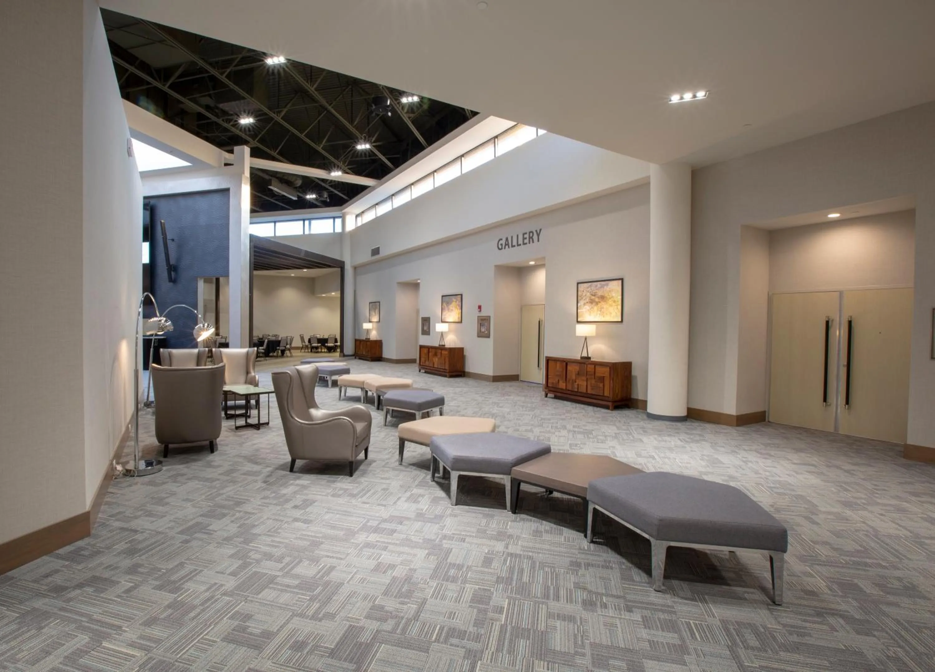 Meeting/conference room in Holiday Inn Orlando International Airport by IHG