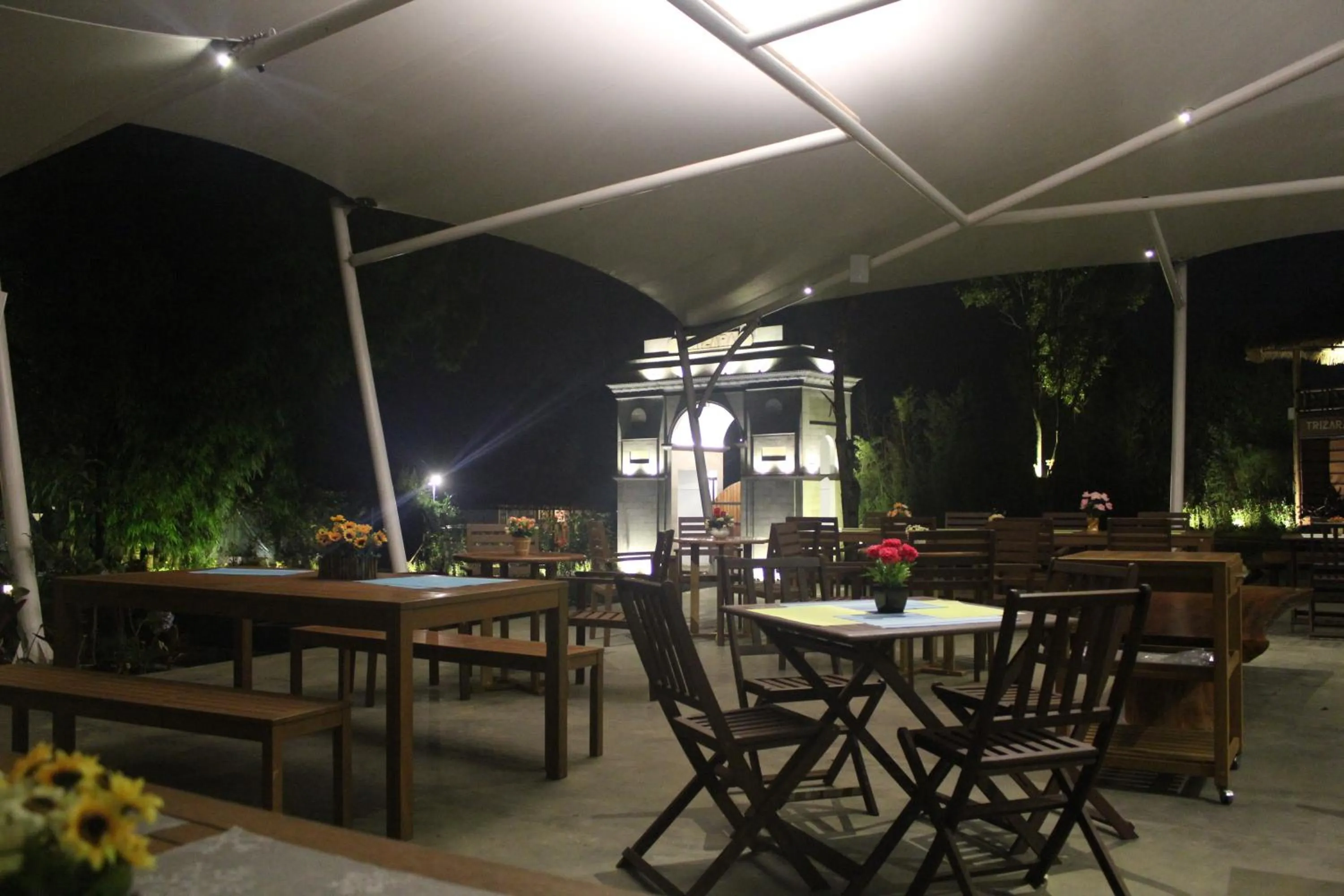Restaurant/places to eat in Trizara Resorts - Glam Camping