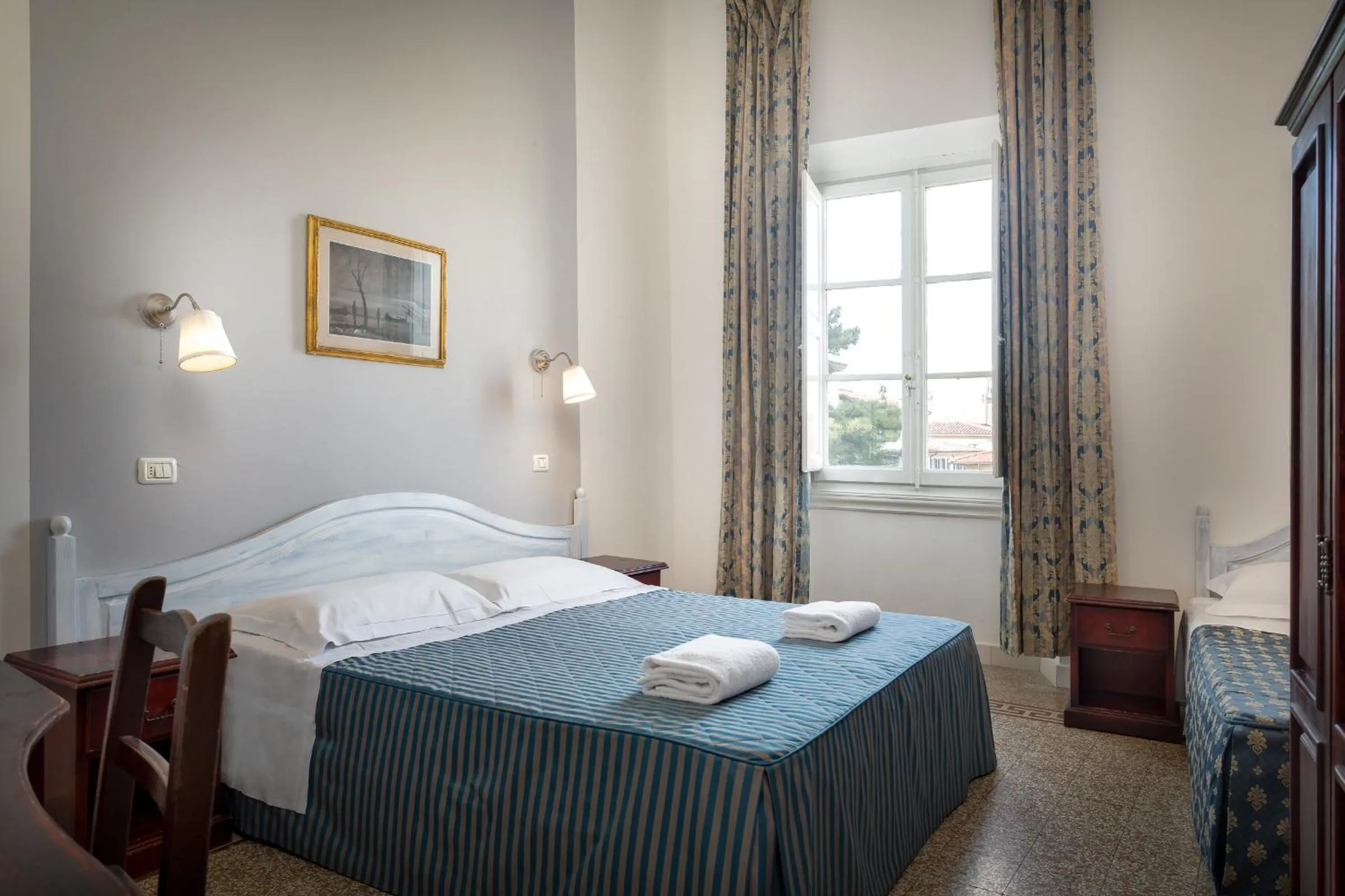 Photo of the whole room, Bed in CASA MICOL - Centro Ƒirenze