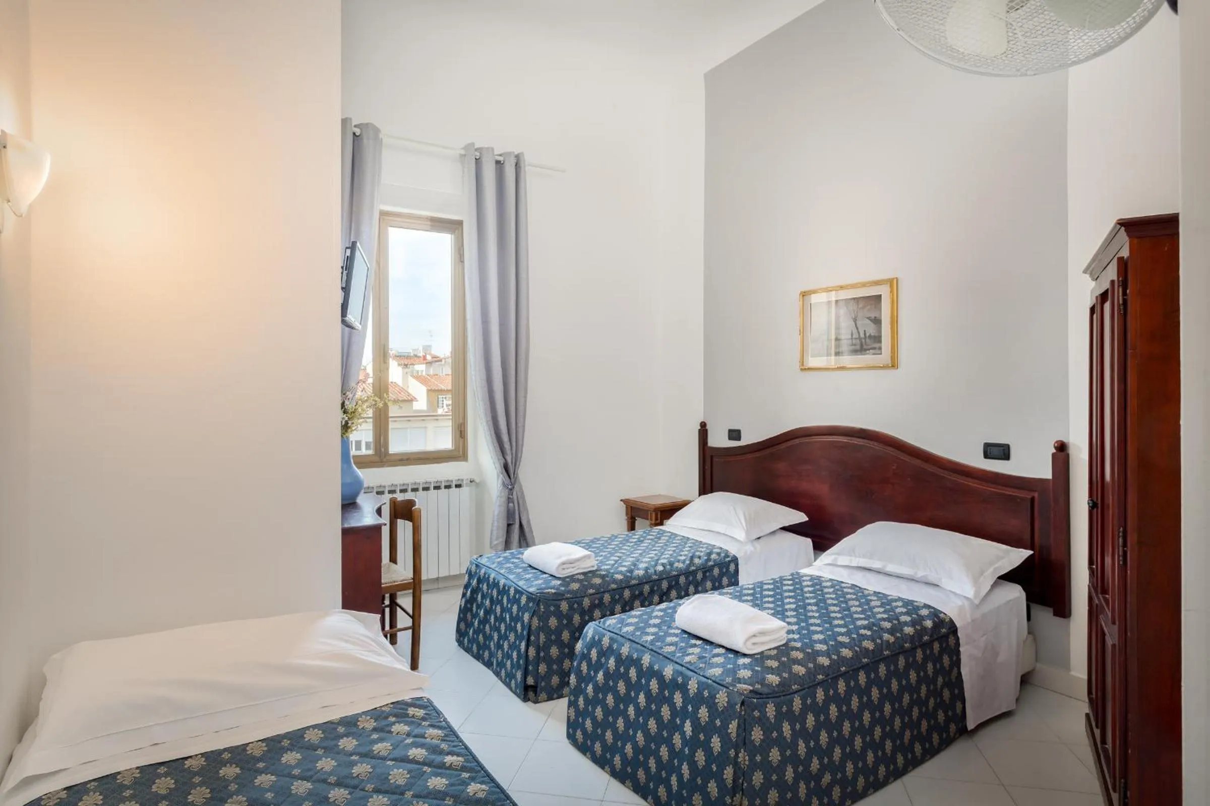 Photo of the whole room, Bed in CASA MICOL - Centro Ƒirenze