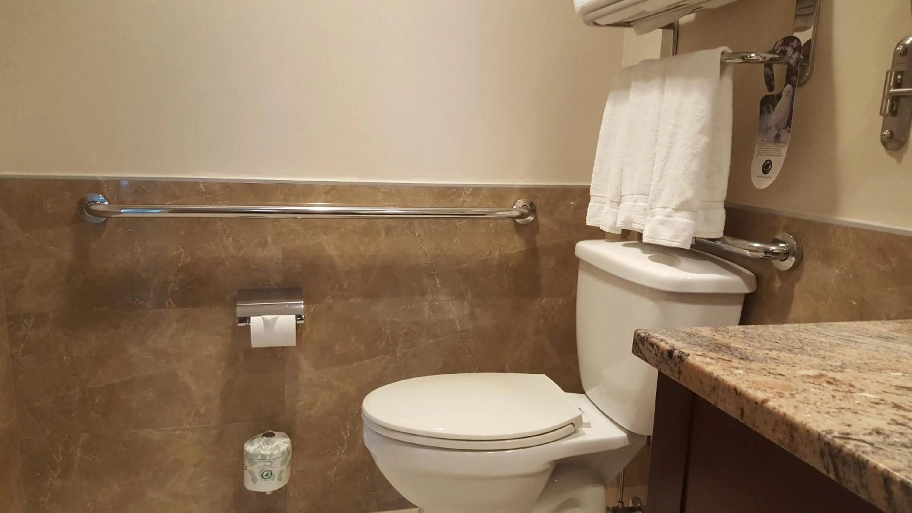 Photo of the whole room in LIC Manhattan View Hotel