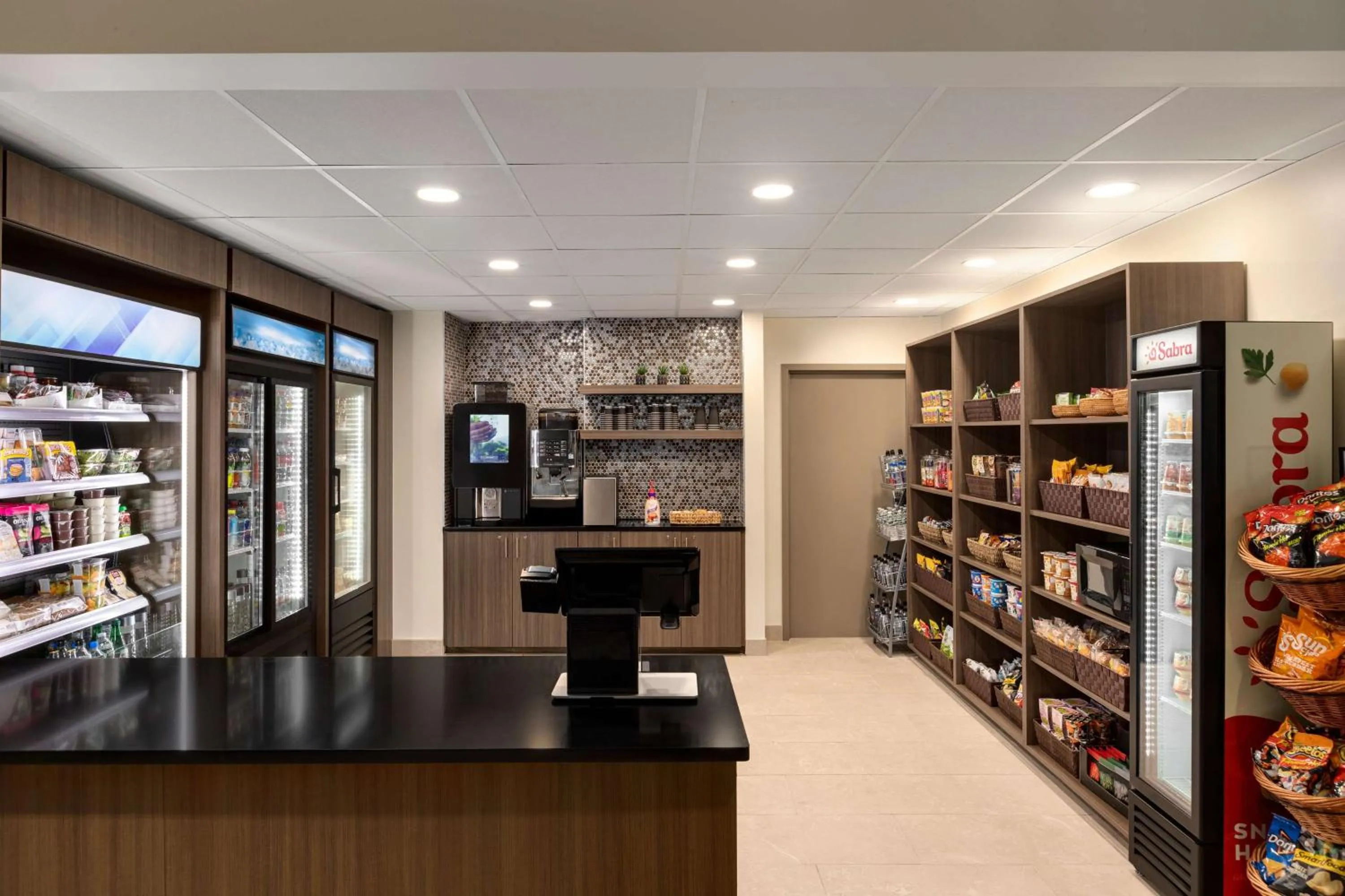 Restaurant/places to eat in DoubleTree by Hilton New York-LaGuardia