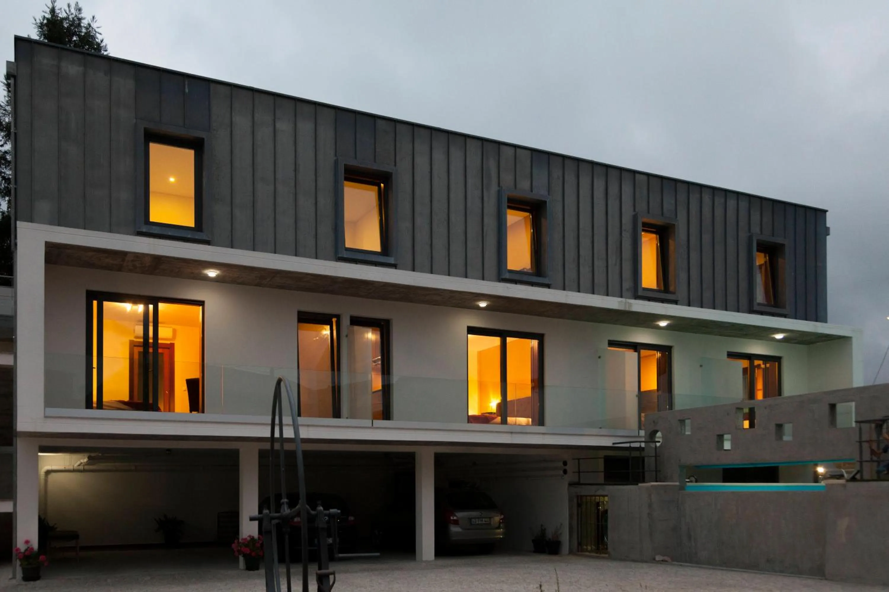 Property building in Casa das Origens