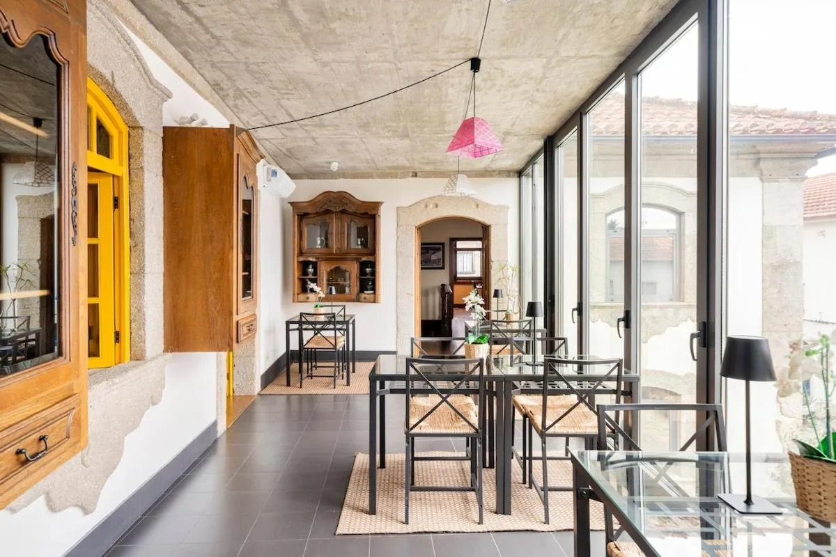 Dining area in Casa das Origens