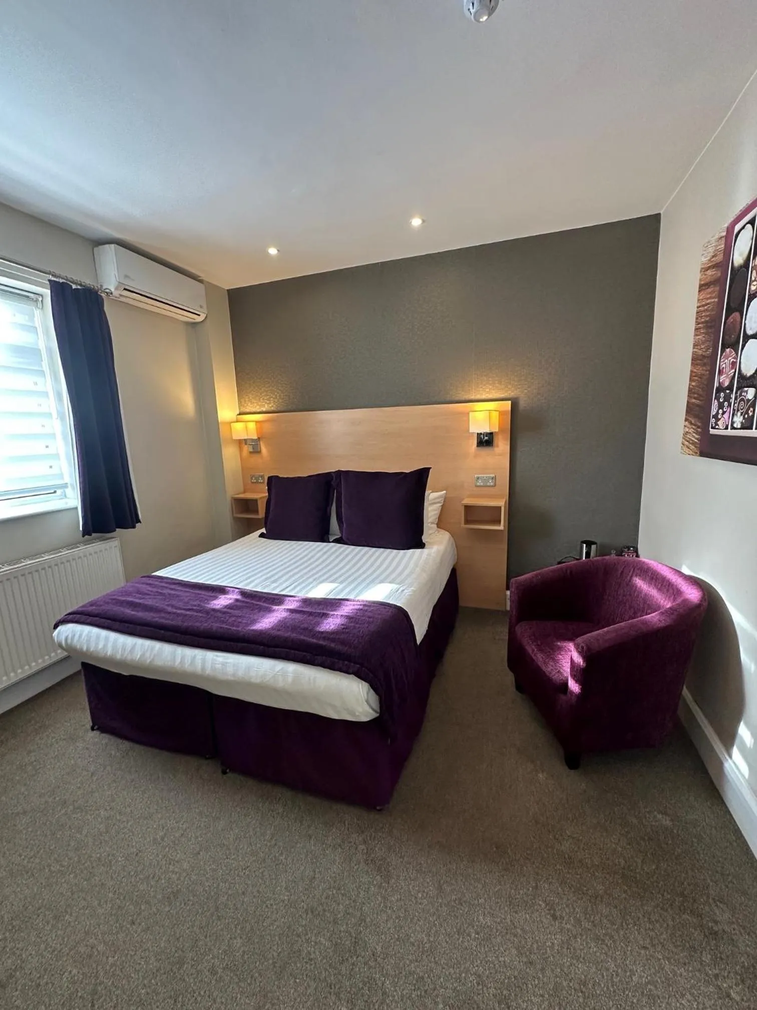 Bedroom, Bed in The Chocolate Box Guest House