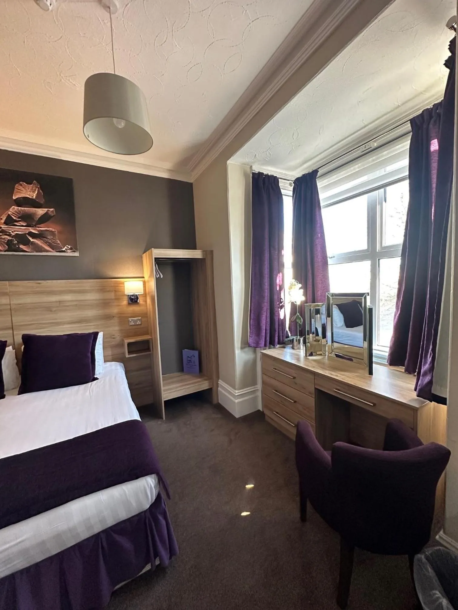 Bedroom, Bed in The Chocolate Box Guest House