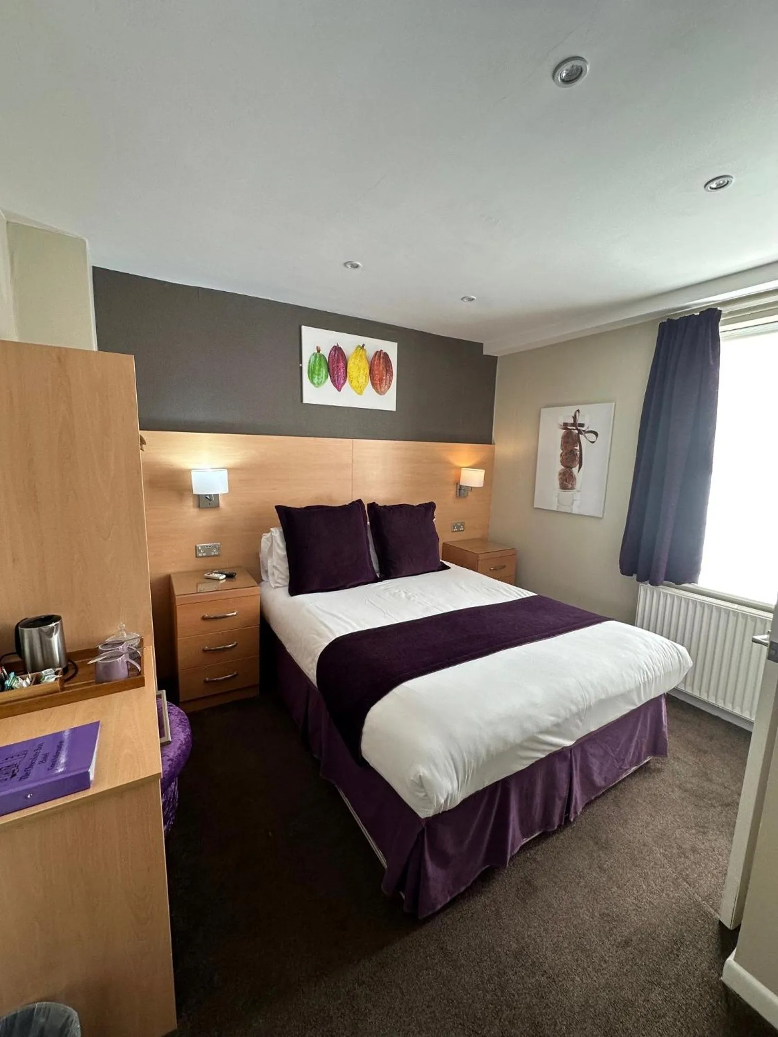 Bedroom, Bed in The Chocolate Box Guest House