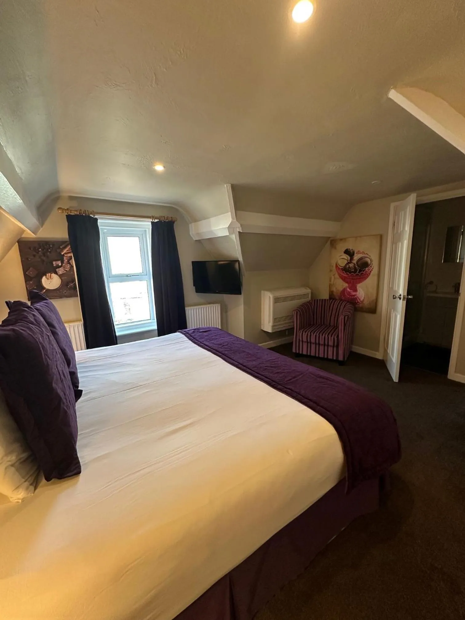 Bedroom, Bed in The Chocolate Box Guest House