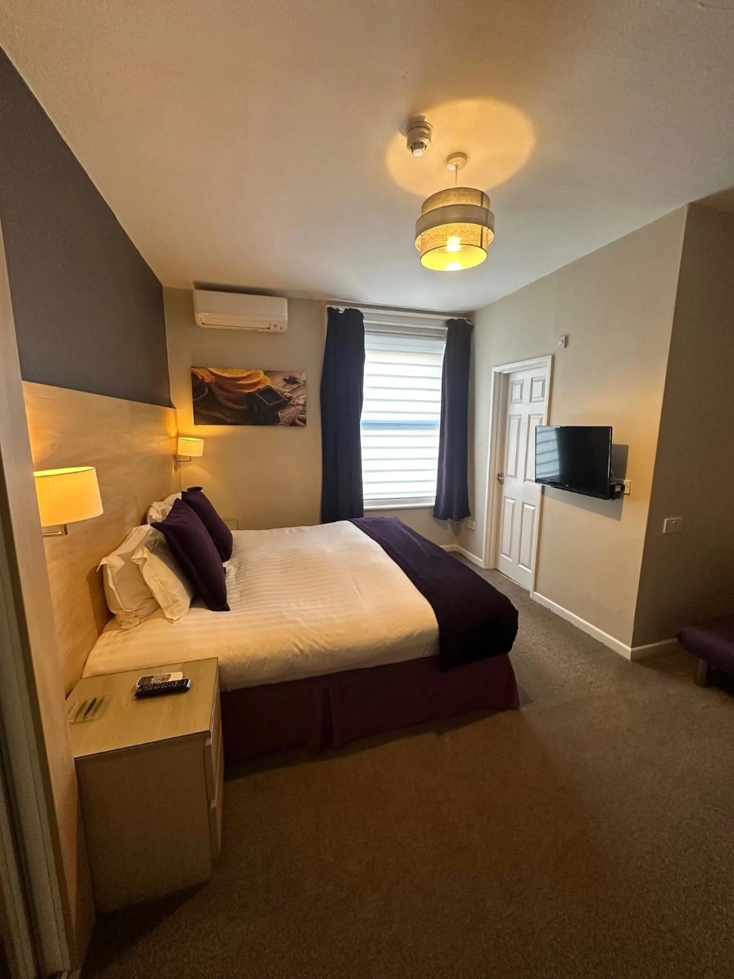 Bedroom, Bed in The Chocolate Box Guest House