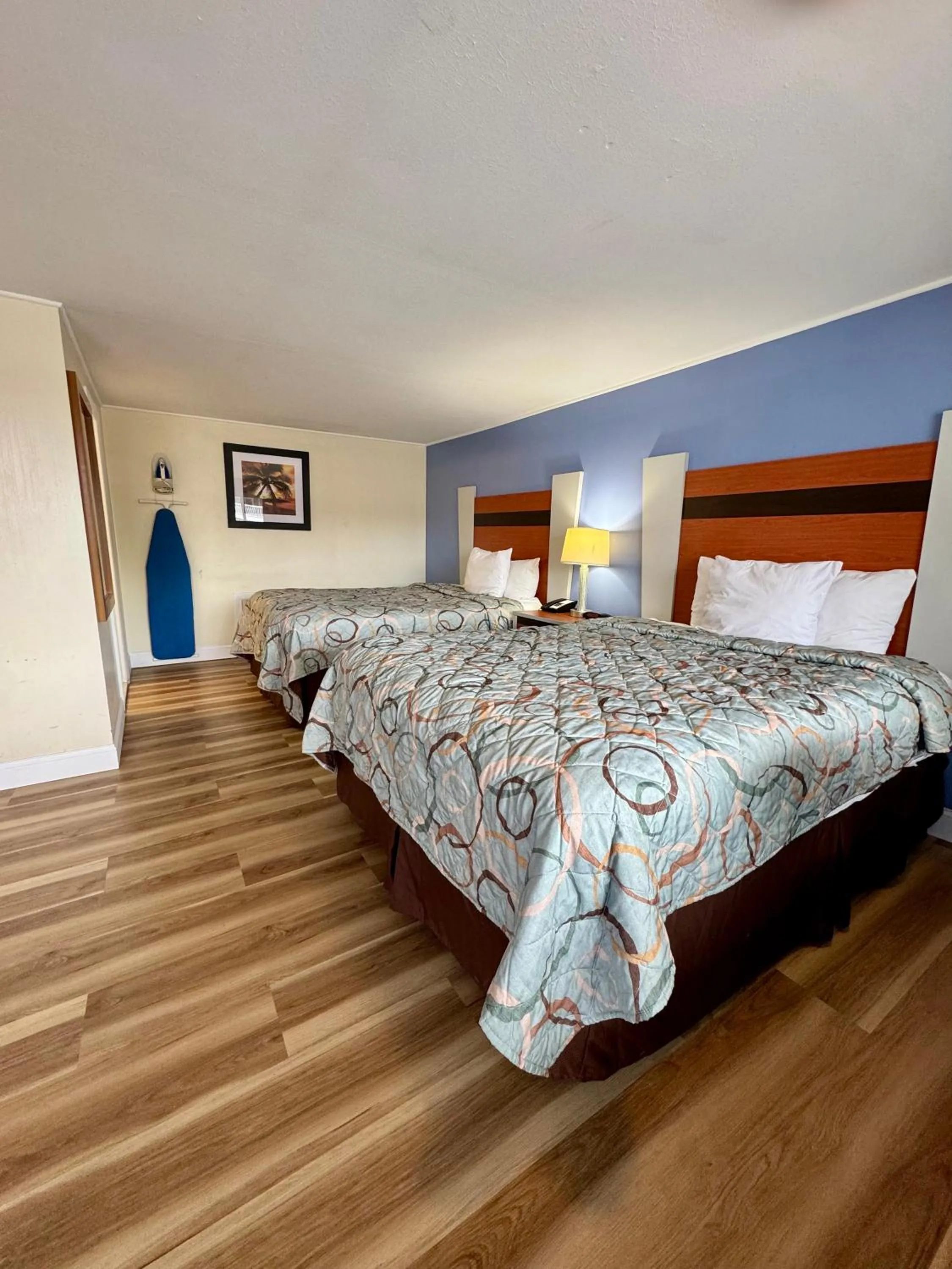 Bed in Days Inn by Wyndham - Cape Cod