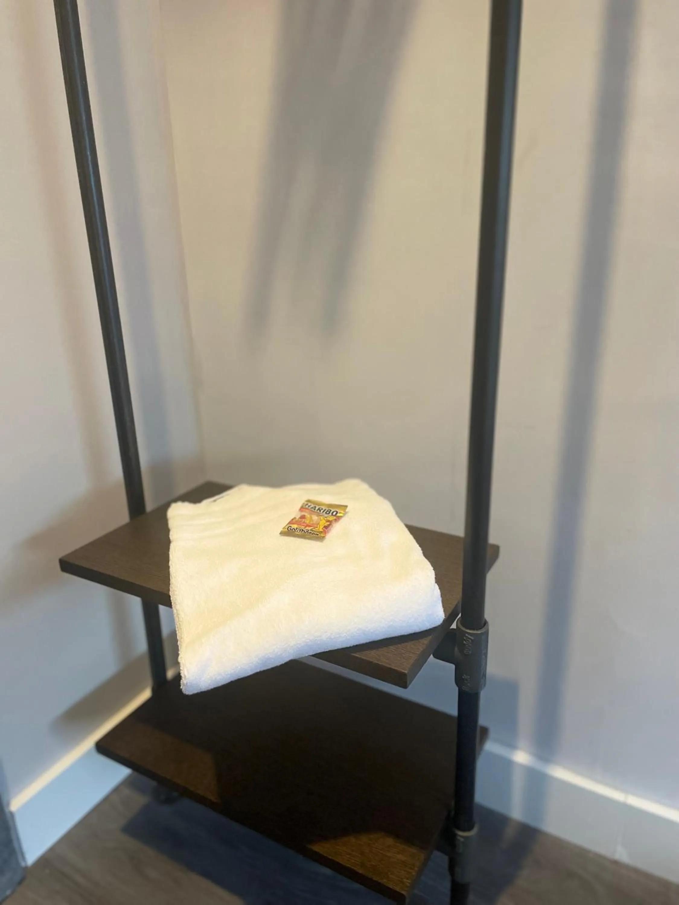 Photo of the whole room in CitySurfer44