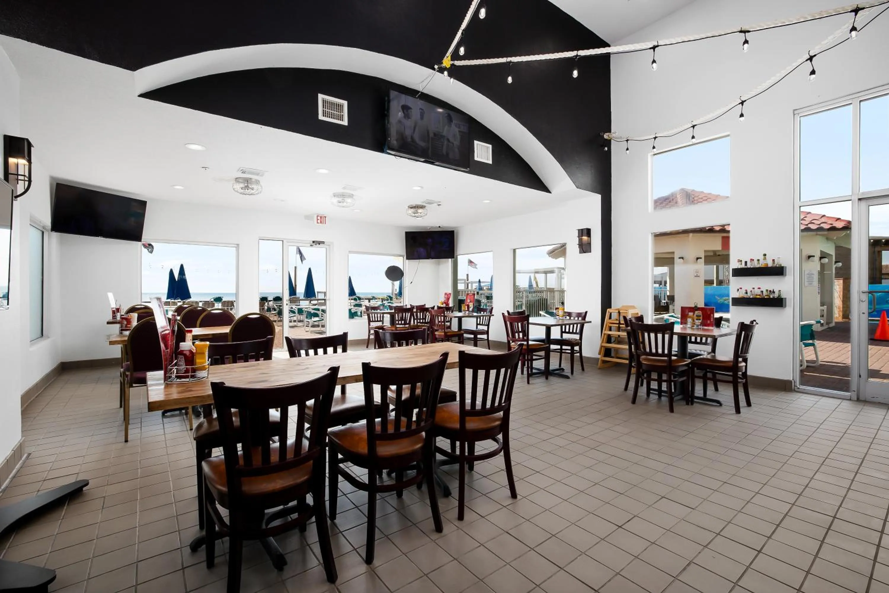 Restaurant/places to eat in Sand Rose Beach Resort