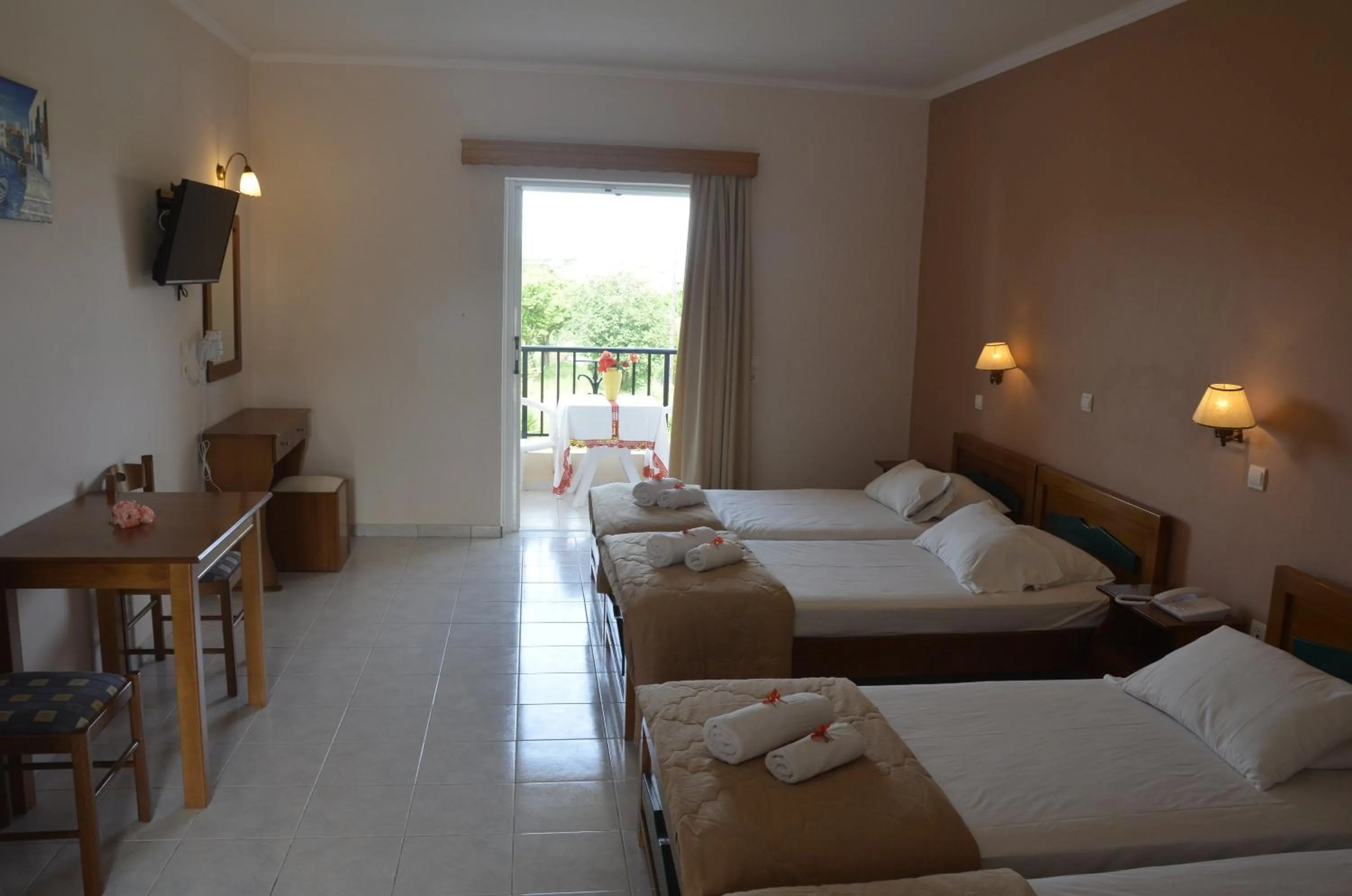 TV and multimedia, Bed in Jenny Hotel