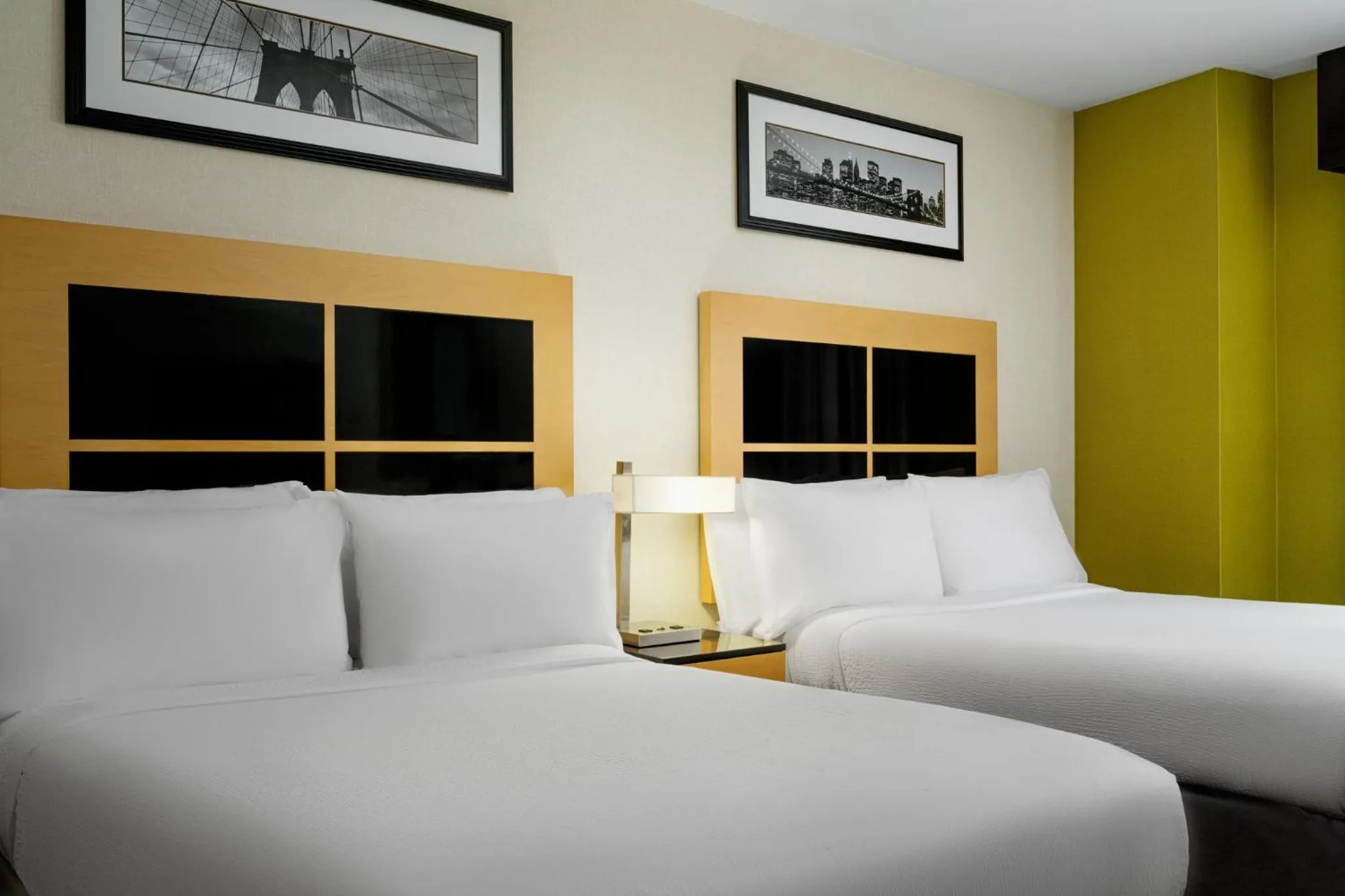 Photo of the whole room, Bed in Holiday Inn Express - Wall Street by IHG