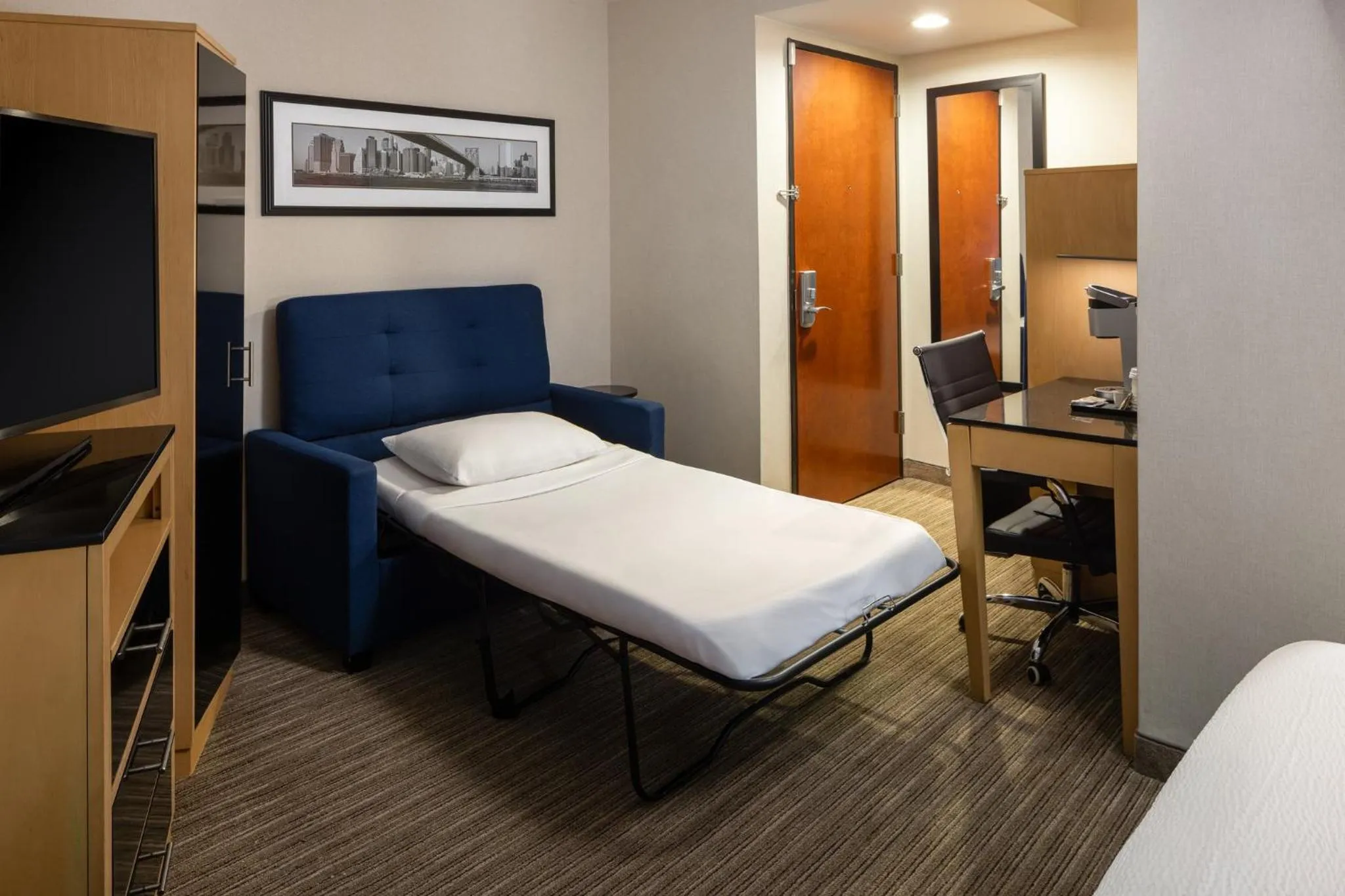 Photo of the whole room, Bed in Holiday Inn Express - Wall Street by IHG