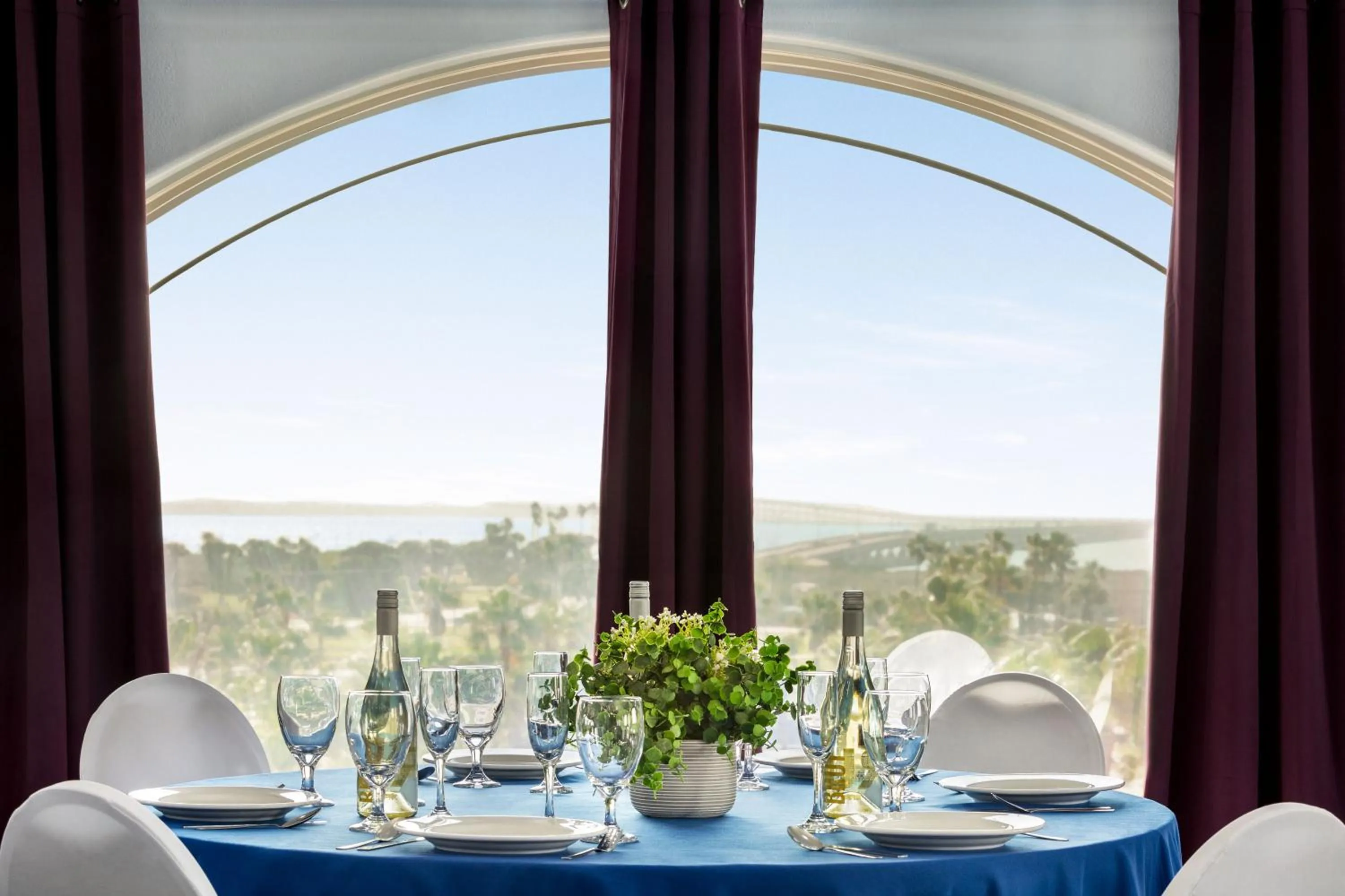 Banquet/Function facilities in La Copa Inn Beach Hotel