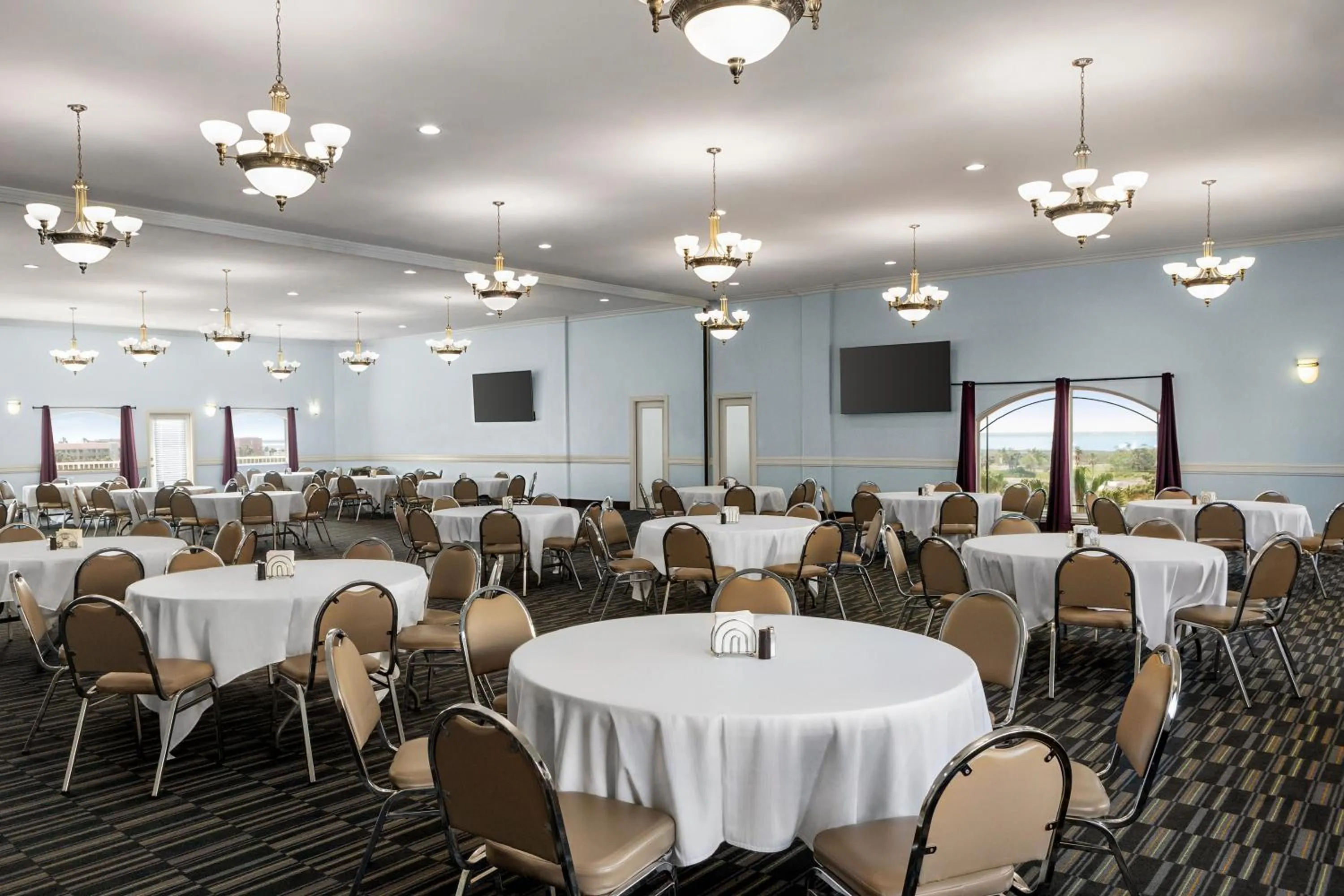 Banquet/Function facilities in La Copa Inn Beach Hotel