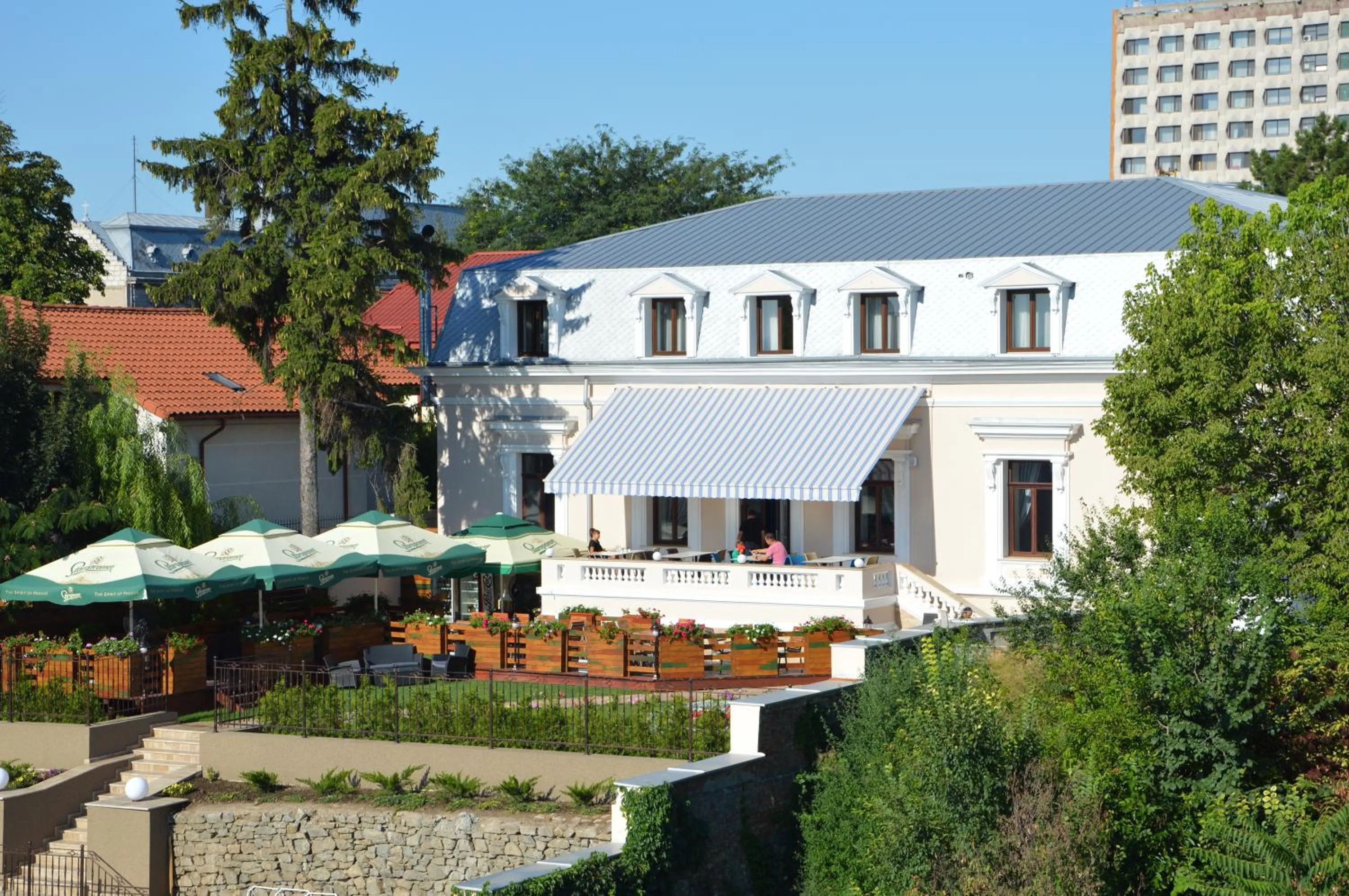 Day in Hotel Saint Germain