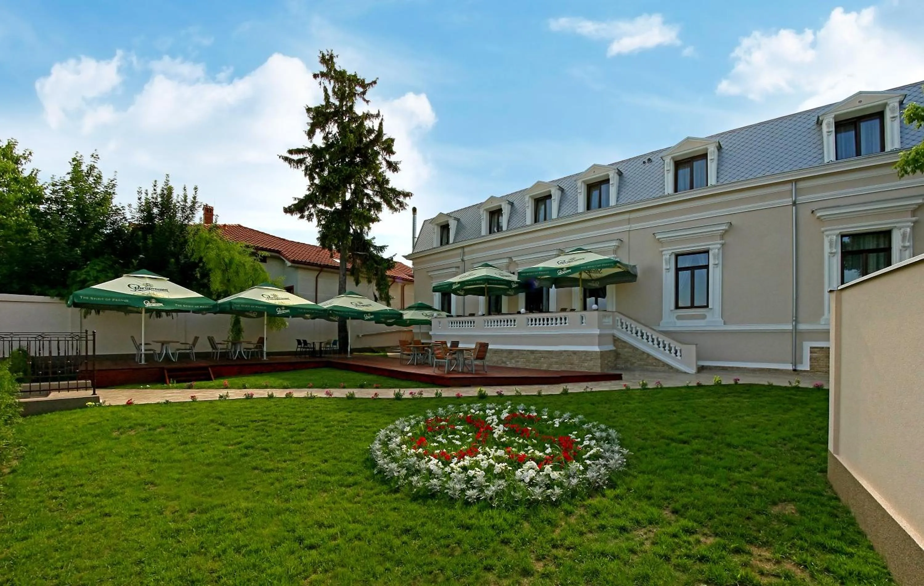 Restaurant/places to eat in Hotel Saint Germain