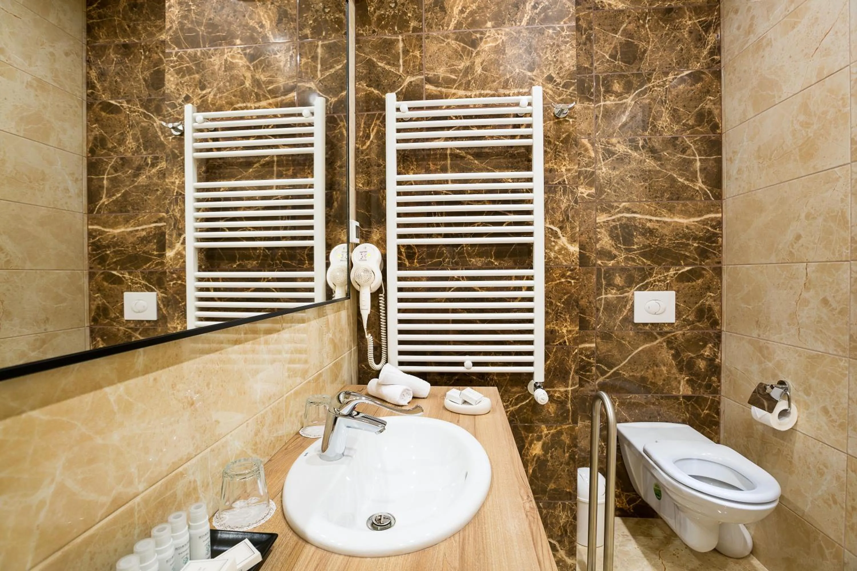 Bathroom in Hotel Saint Germain