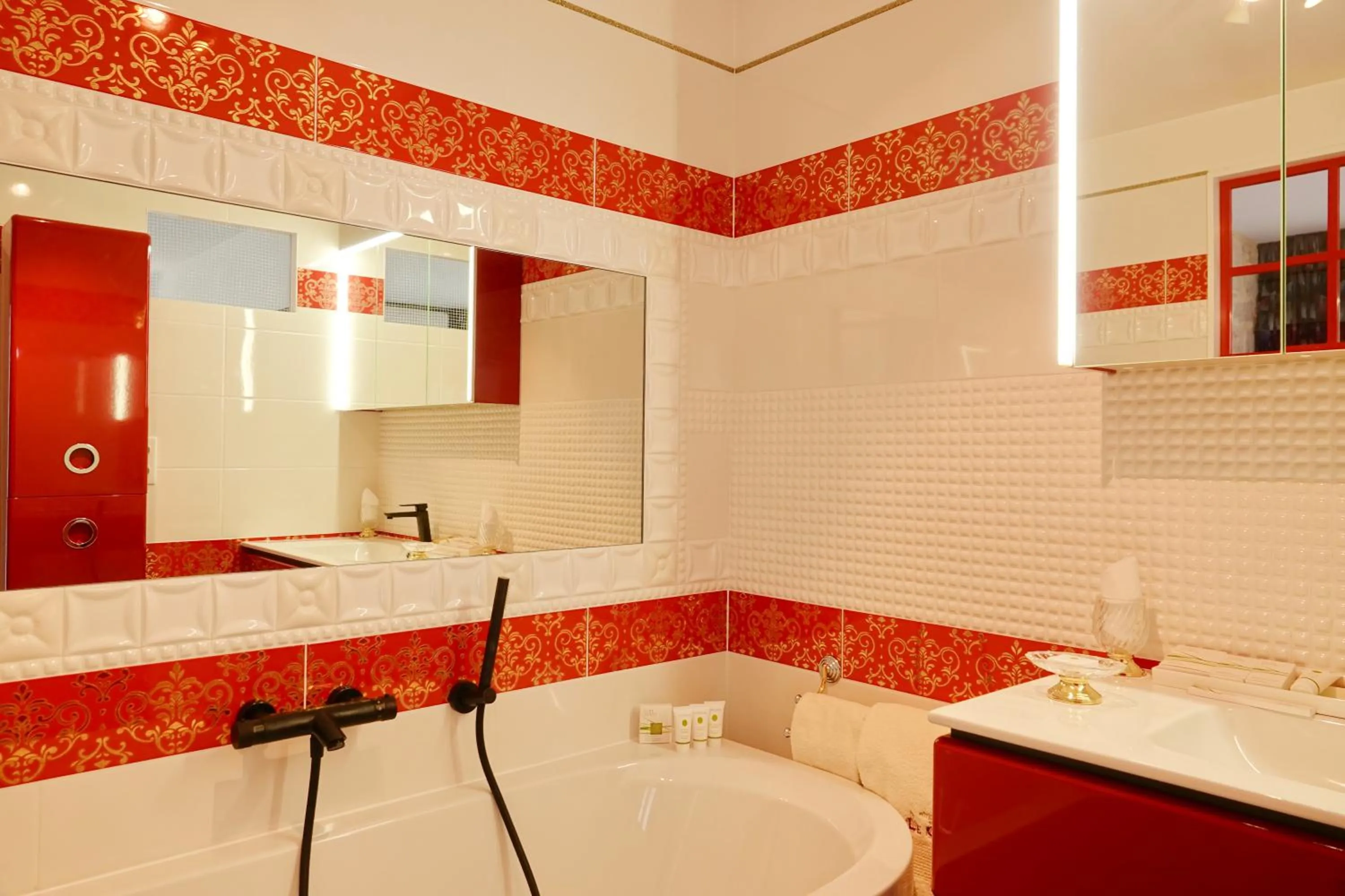 Bathroom in Hôtel Le Cep & Spa