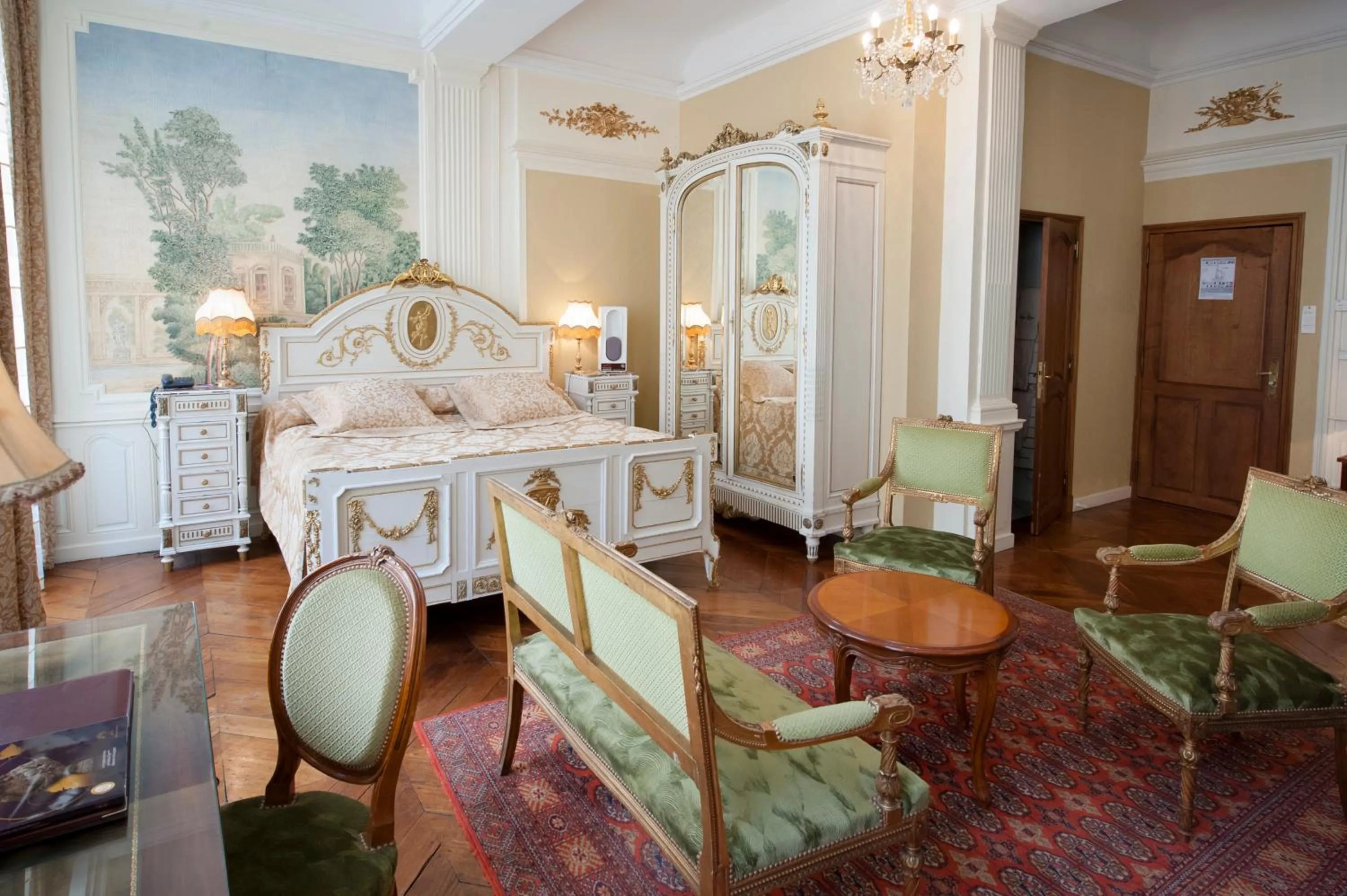 Bedroom, Bed in Hôtel Le Cep & Spa